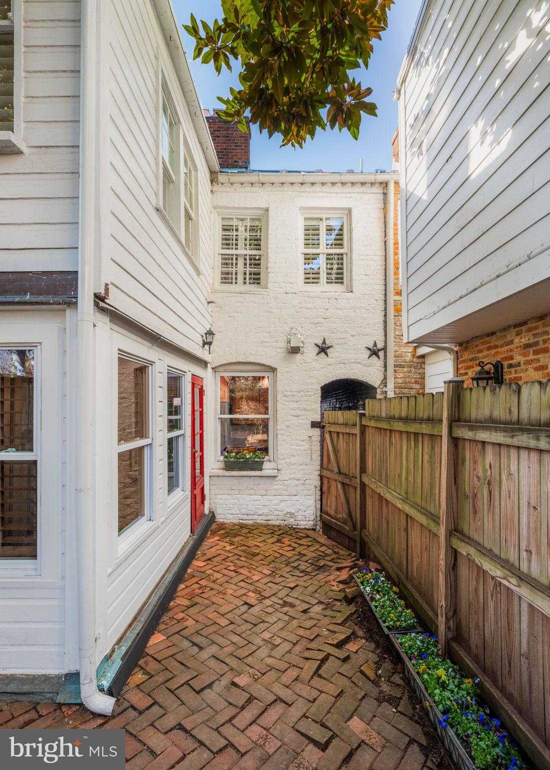 416 S Fairfax St photo 44