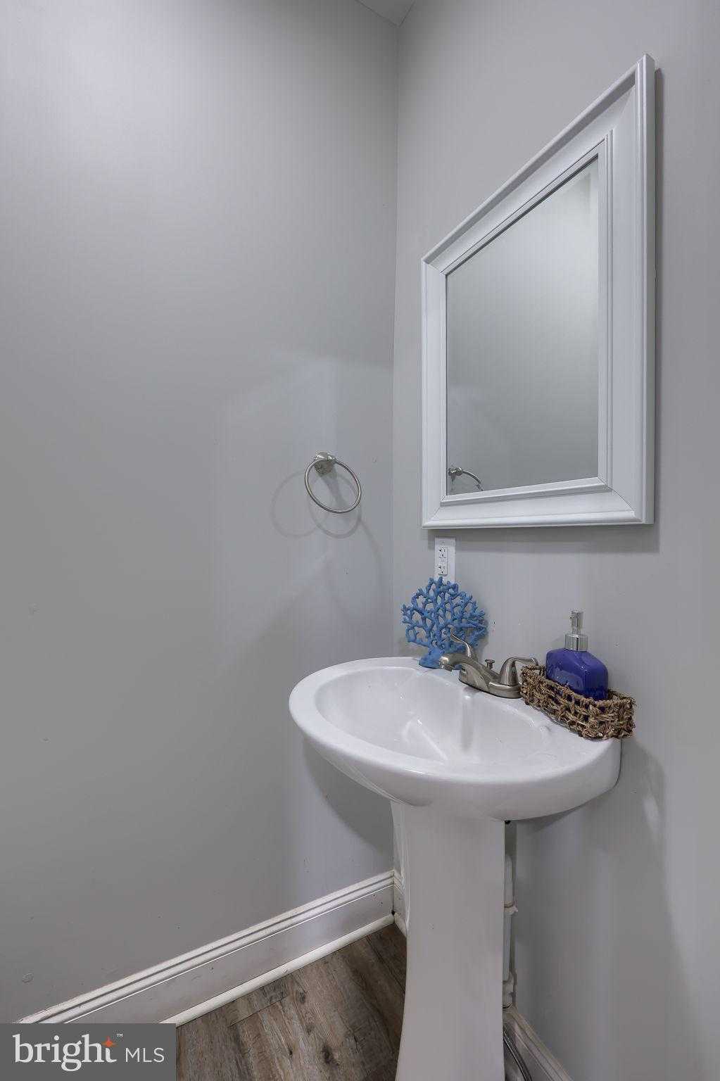 332 Perry St photo 16