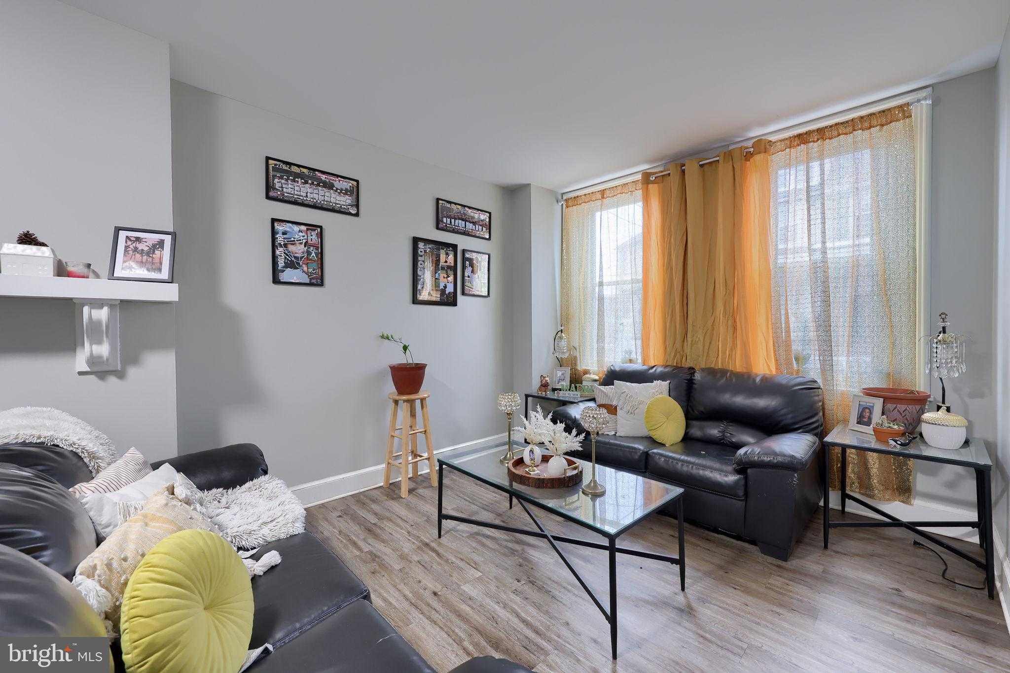 332 Perry St photo 5