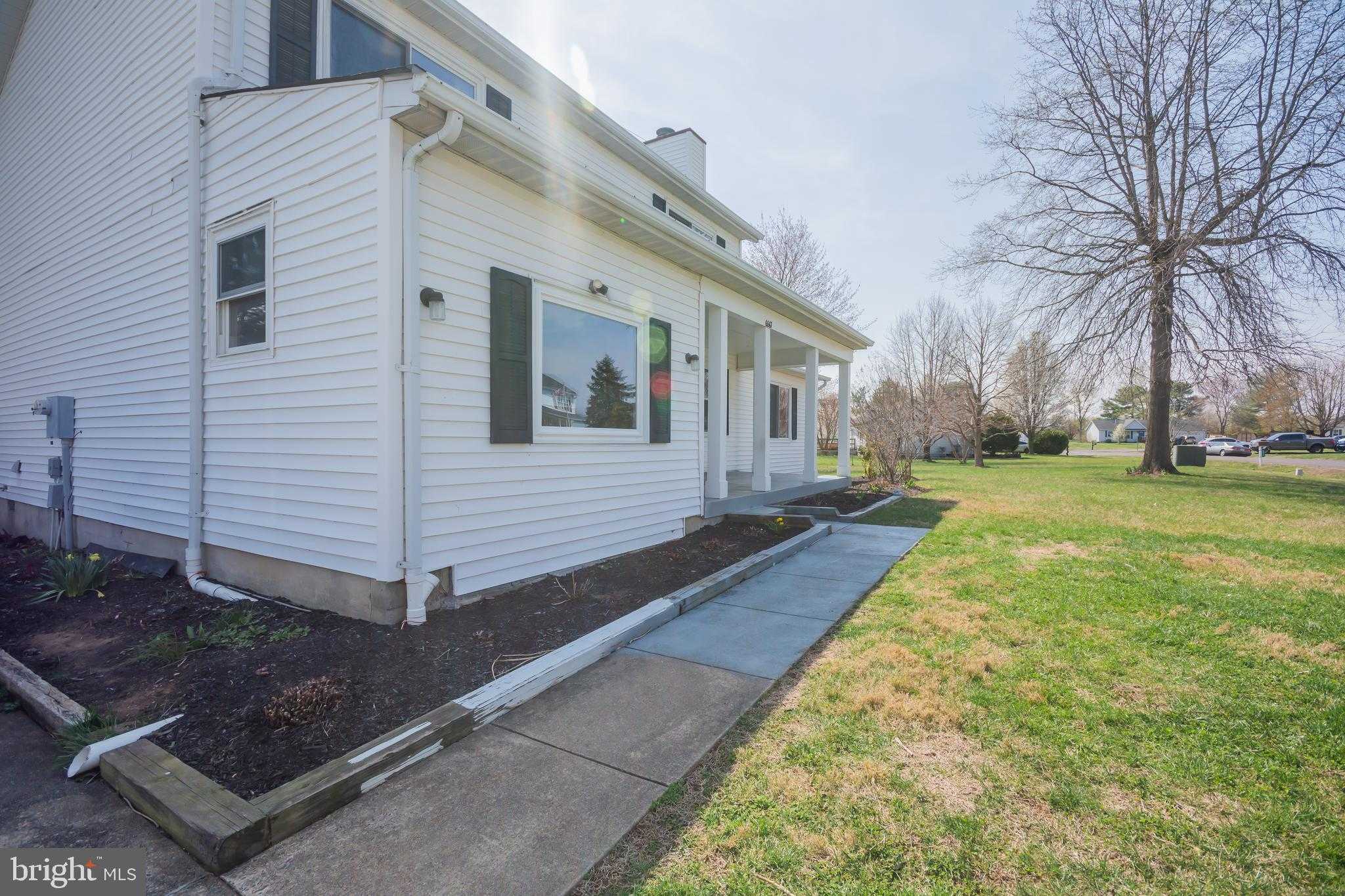 6867 Maplewood Dr photo 3