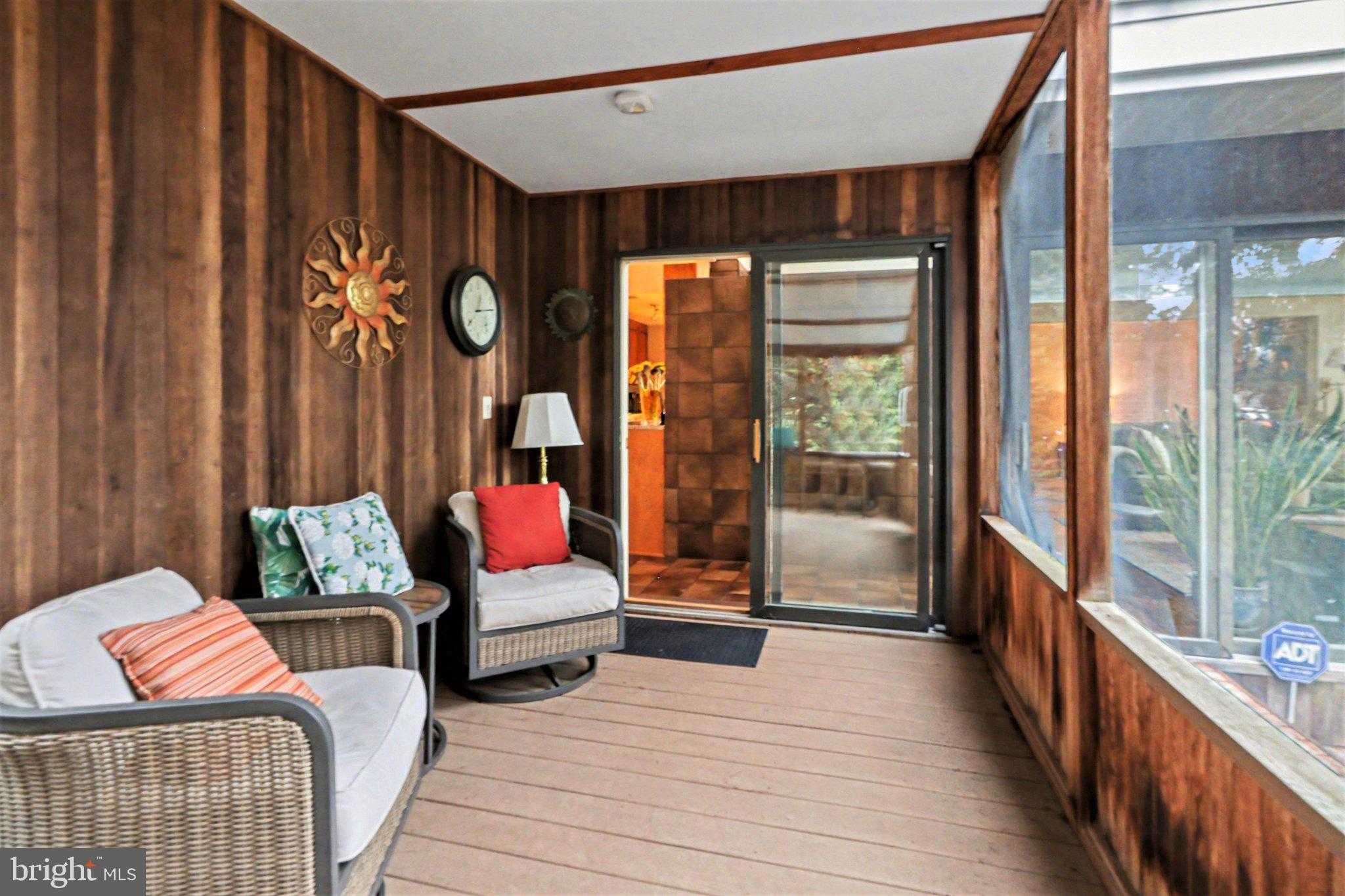 704 Belvedere St photo 31