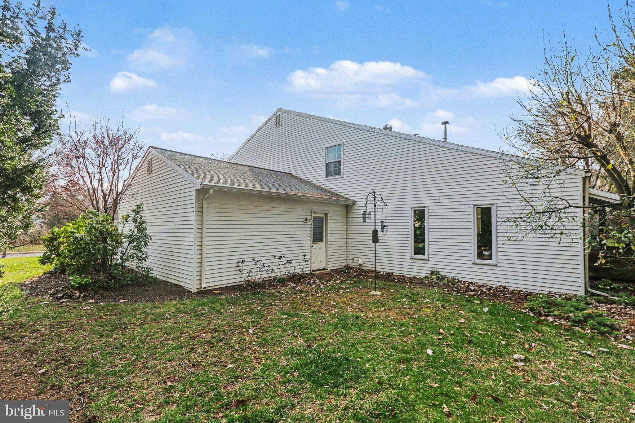 704 Belvedere St photo 40