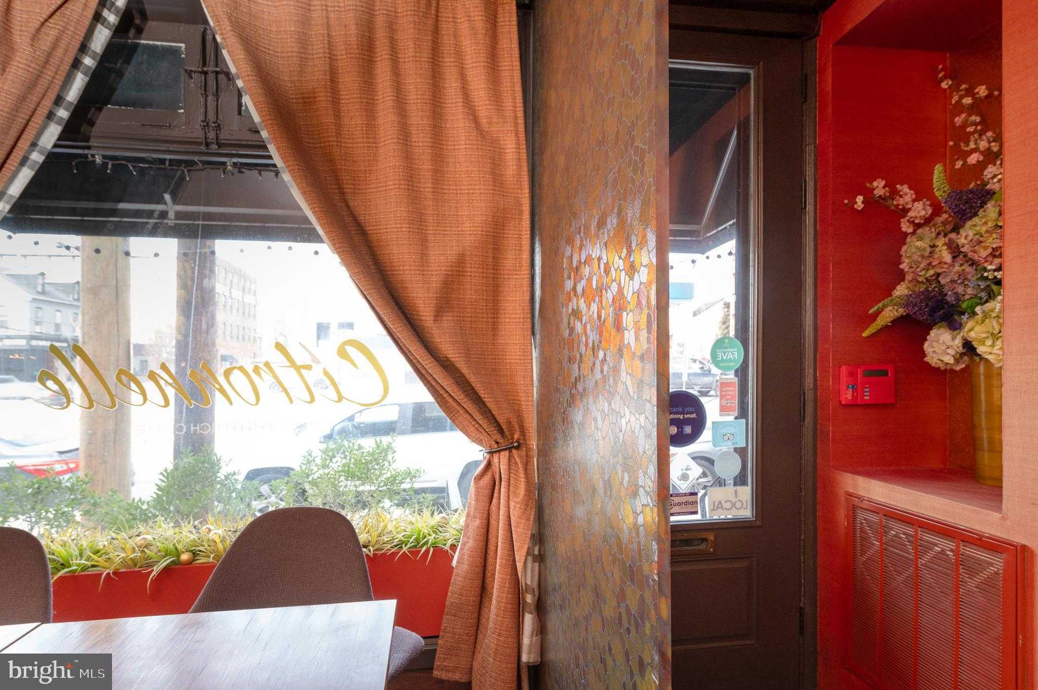 110 W Orange St photo 19