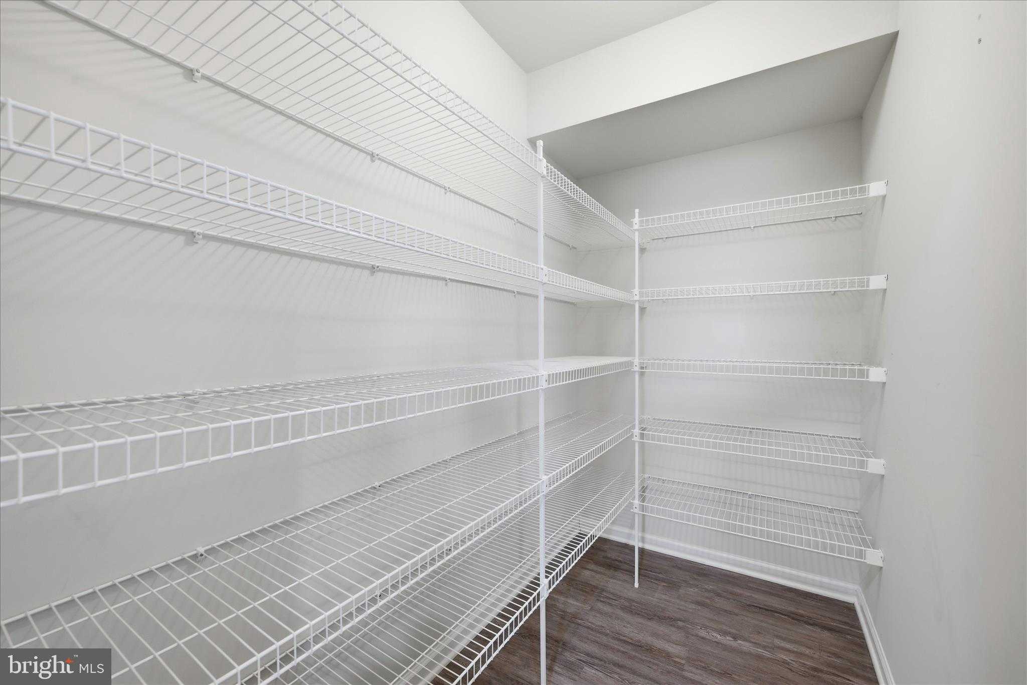 152 Eurasian Dr photo 13