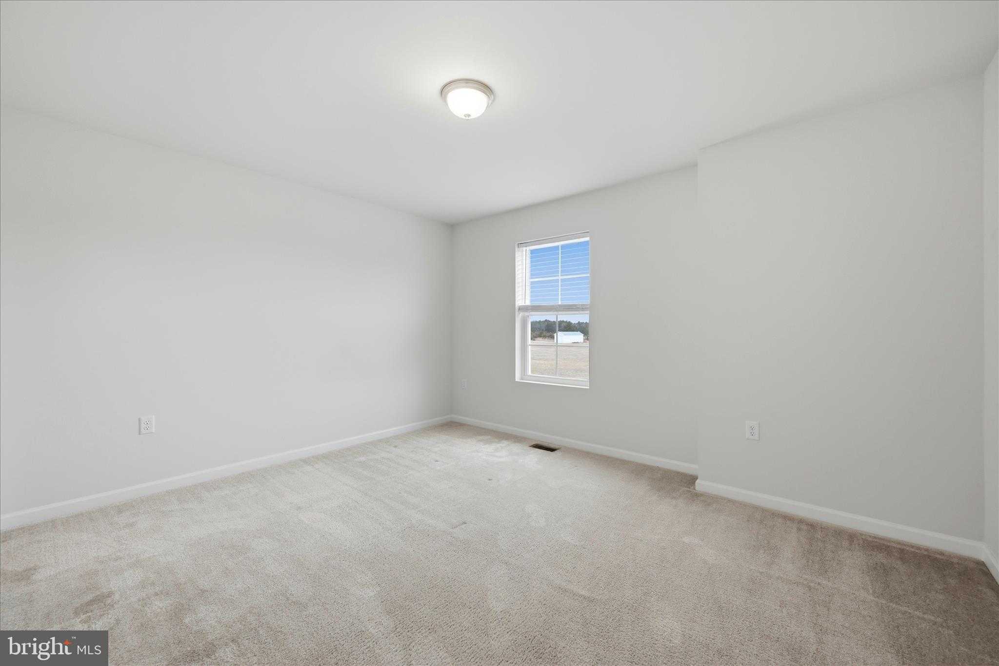 152 Eurasian Dr photo 96