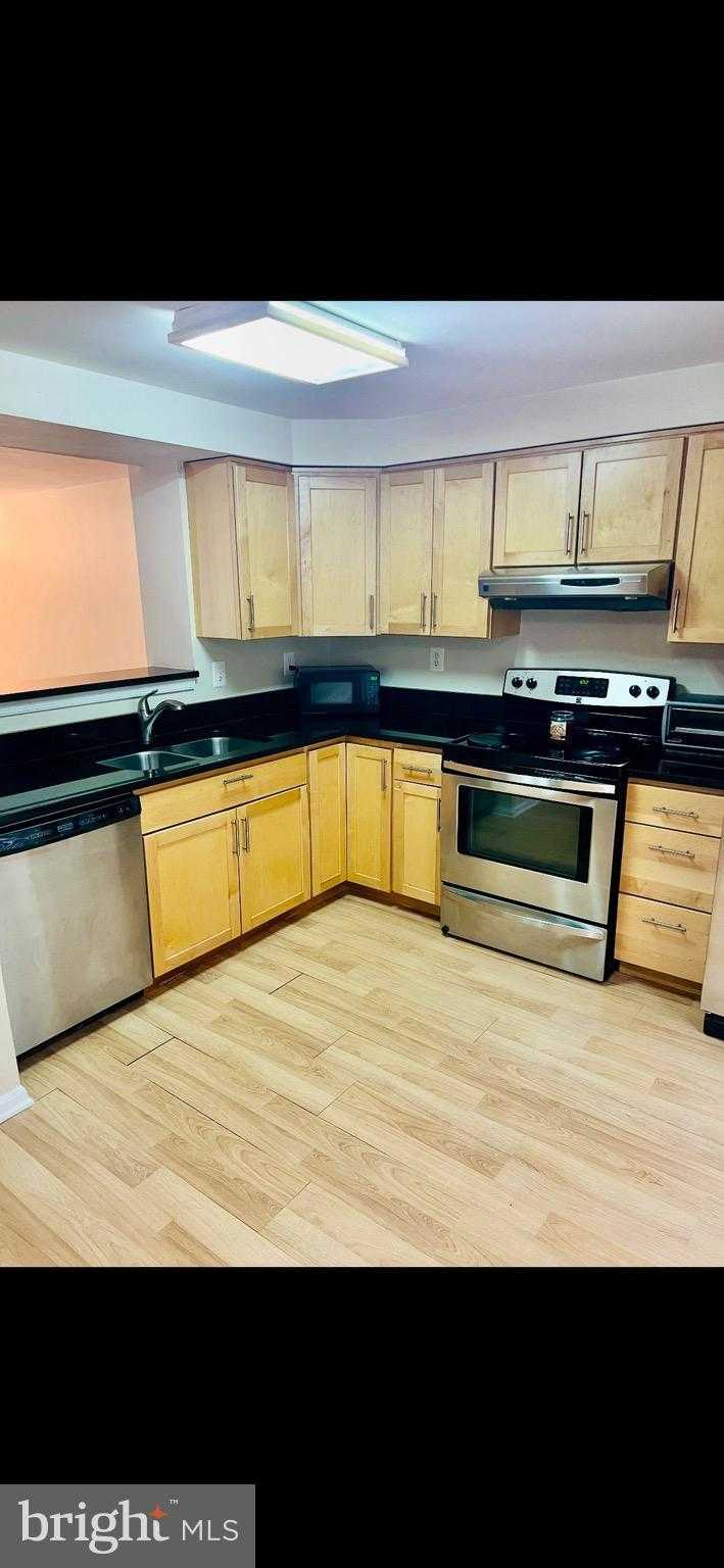 803 Sedgwick CT photo 7