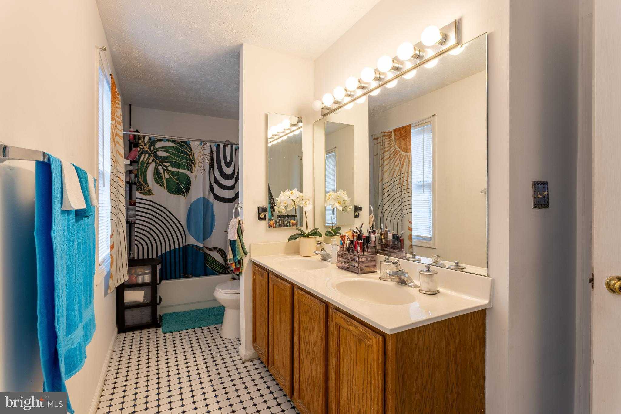 9525 Queens Guard CT photo 19