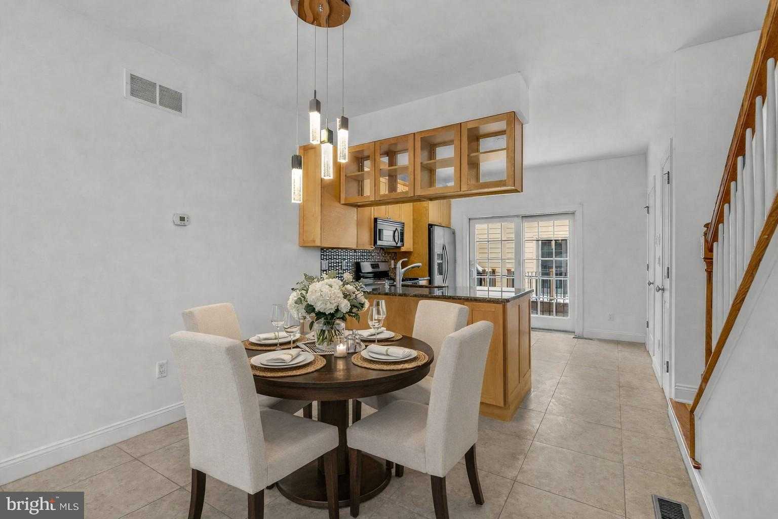 1004 N Bodine St # N photo 3