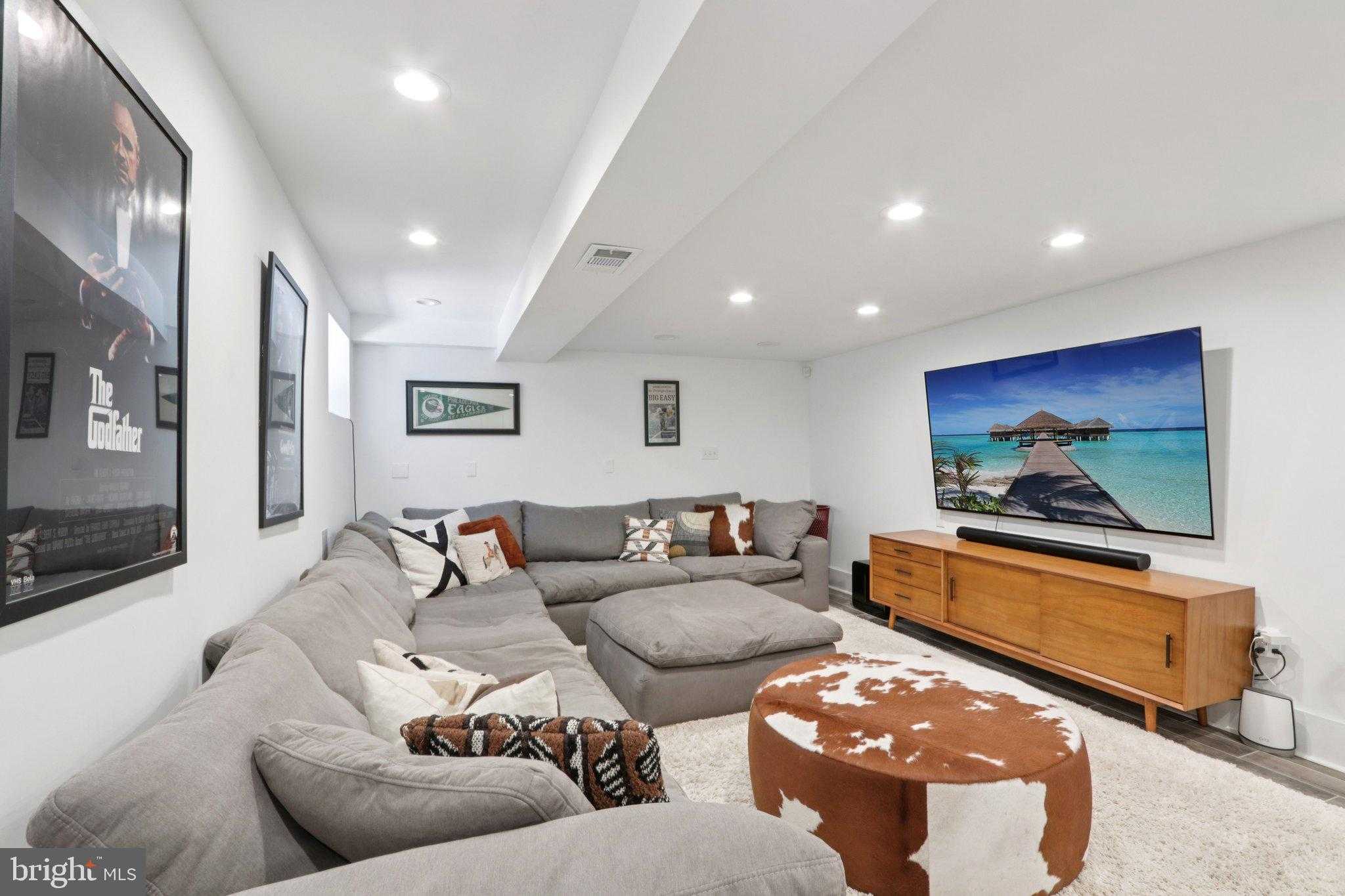 814 S 49th St photo 25