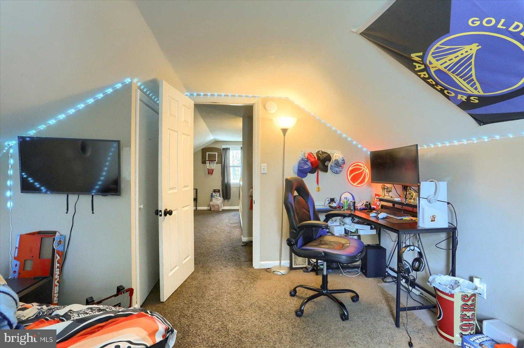 1015 Trinity Rd photo 17