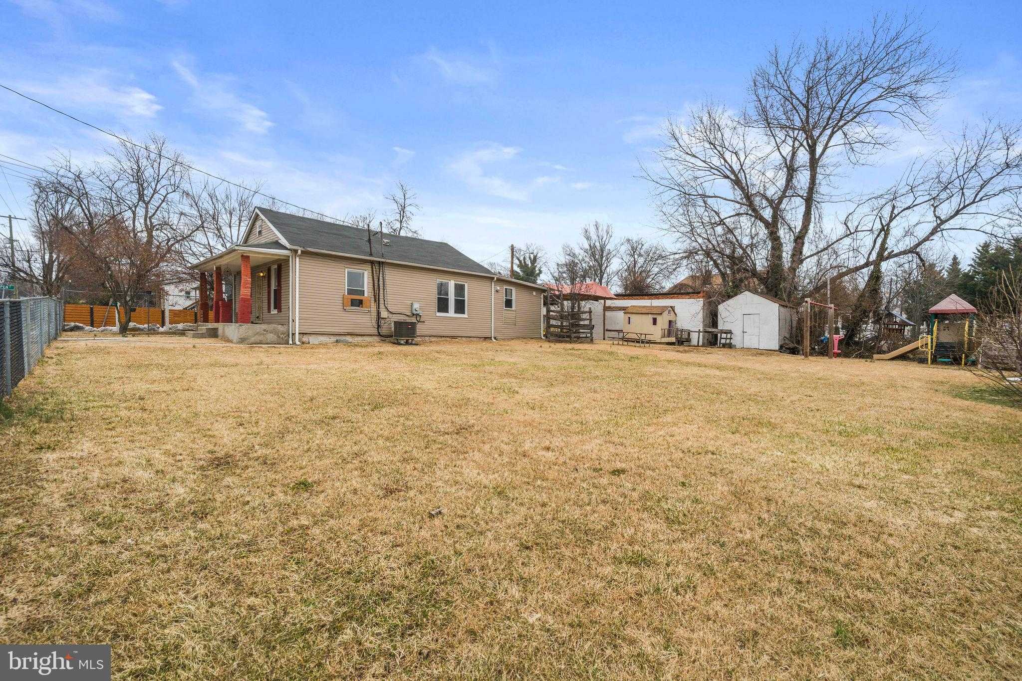 809 Eastern Ave photo 32