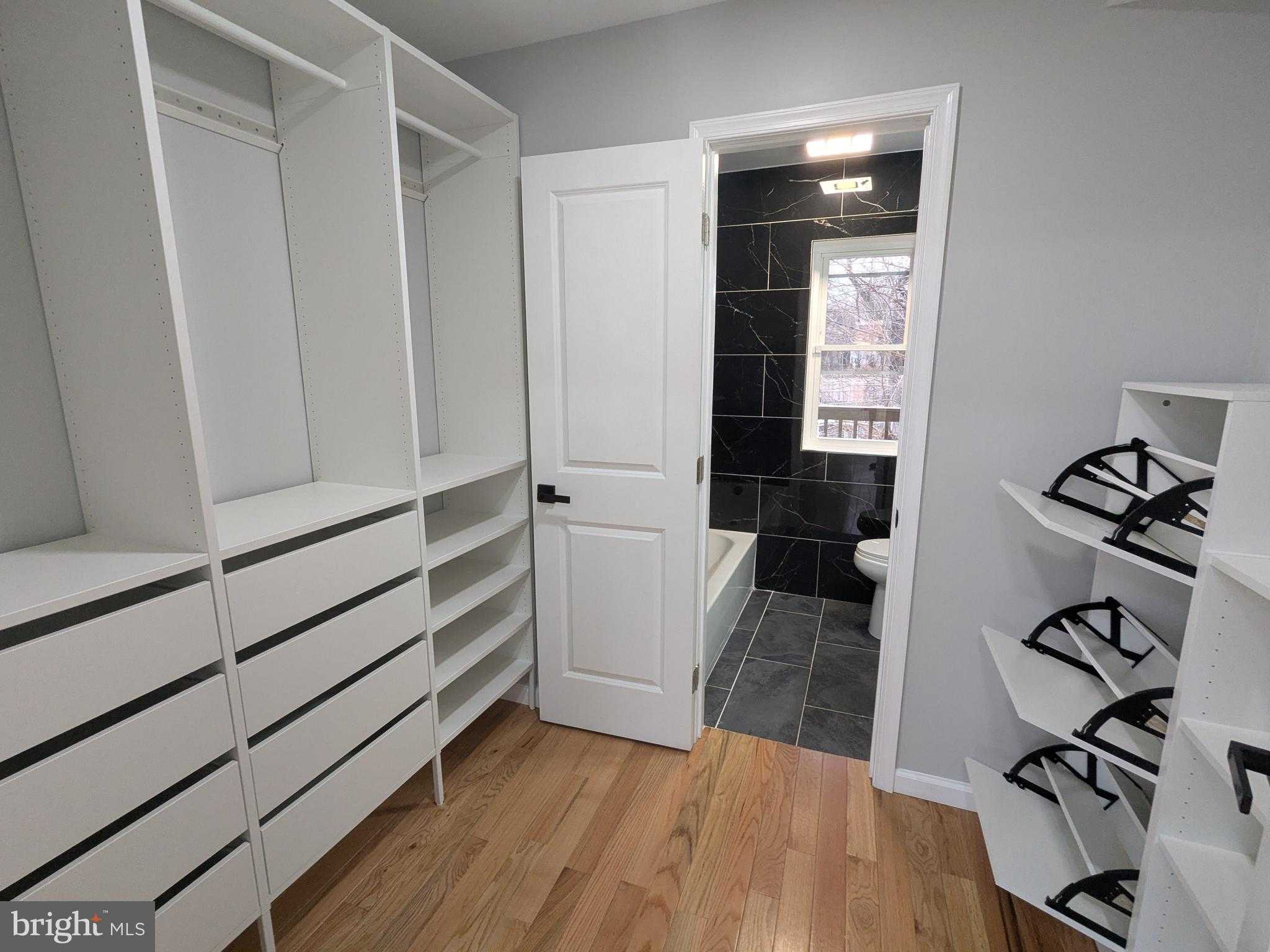 504 N Schroeder St photo 12