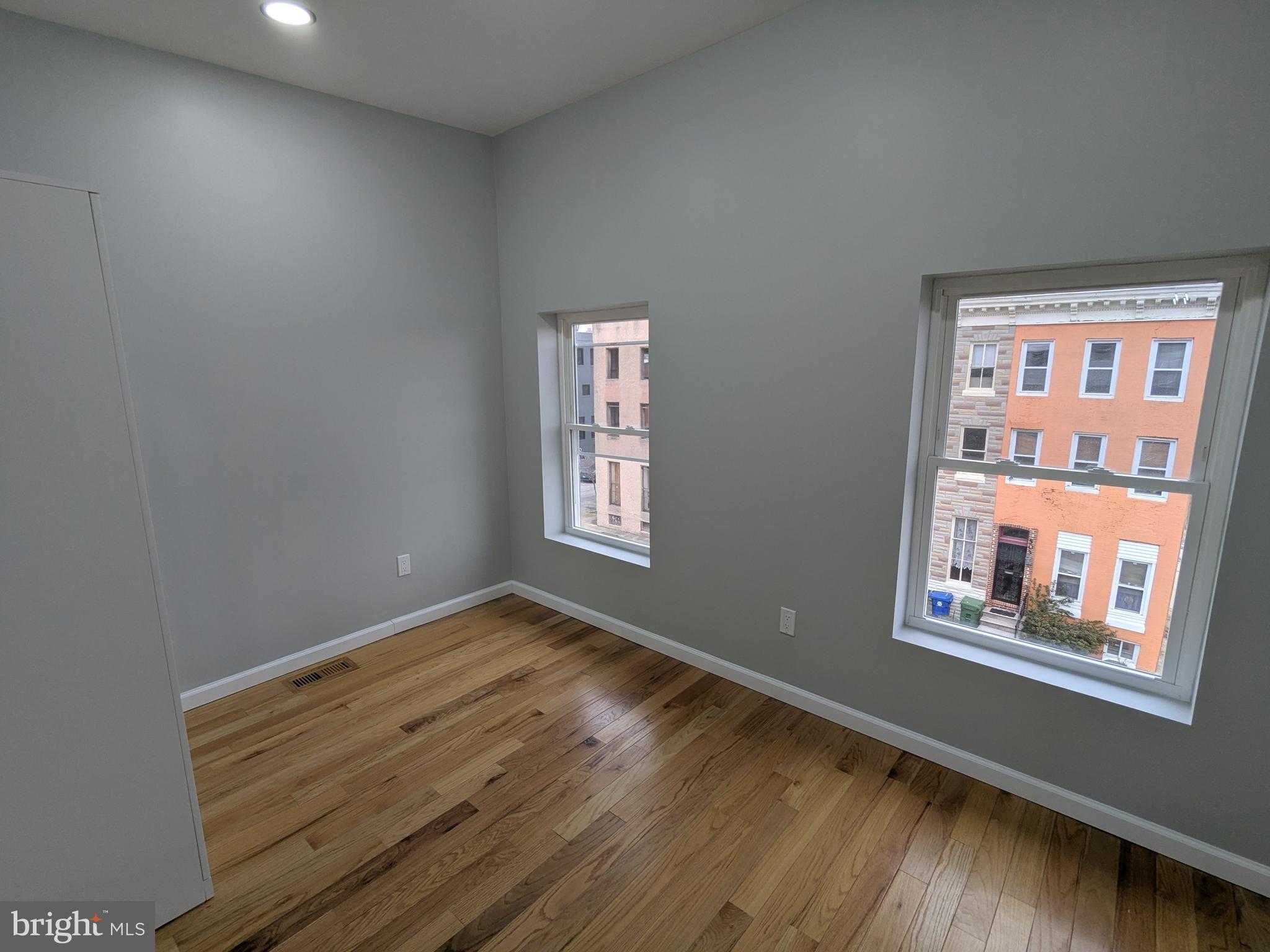 504 N Schroeder St photo 20