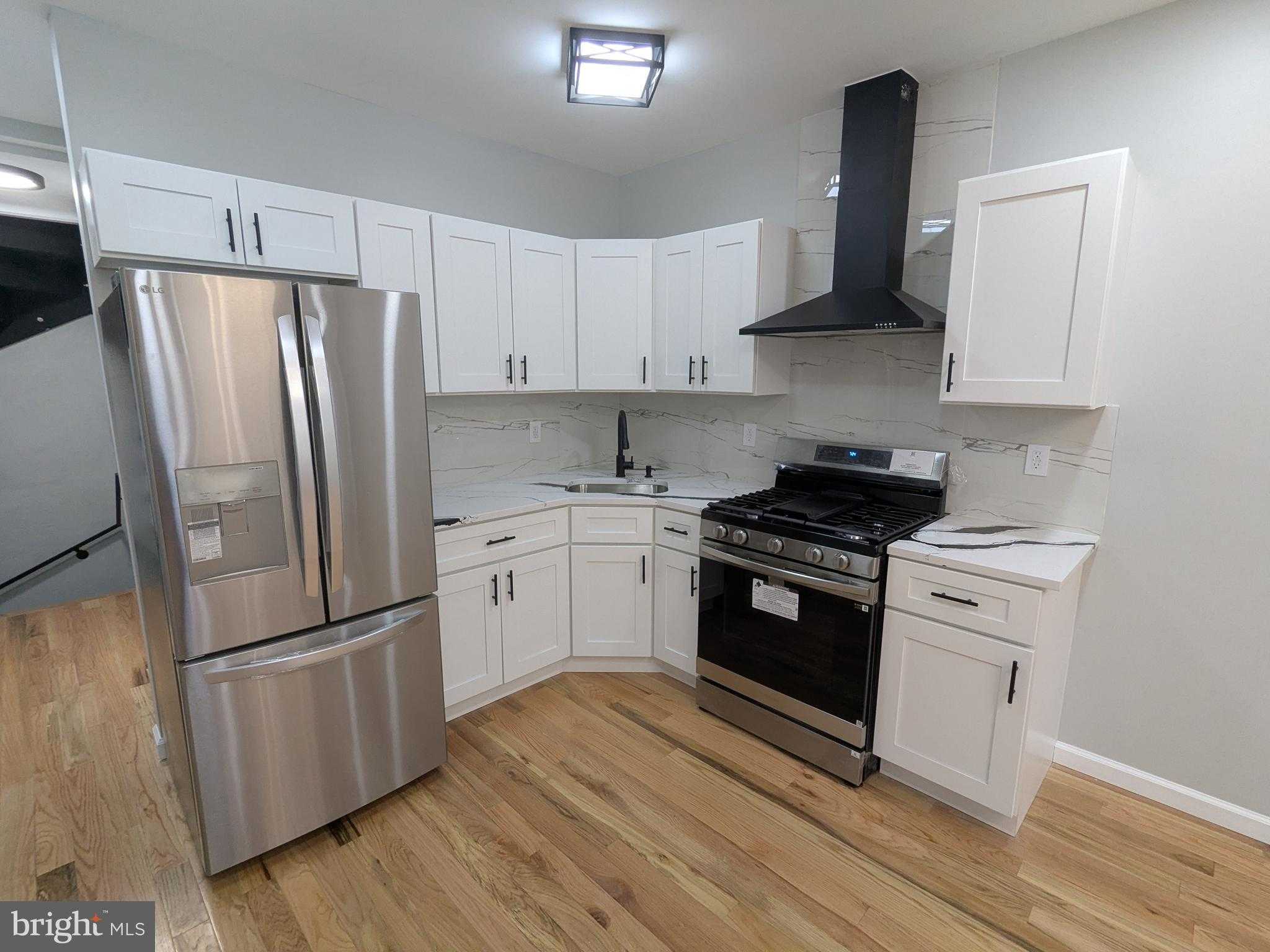 504 N Schroeder St photo 4