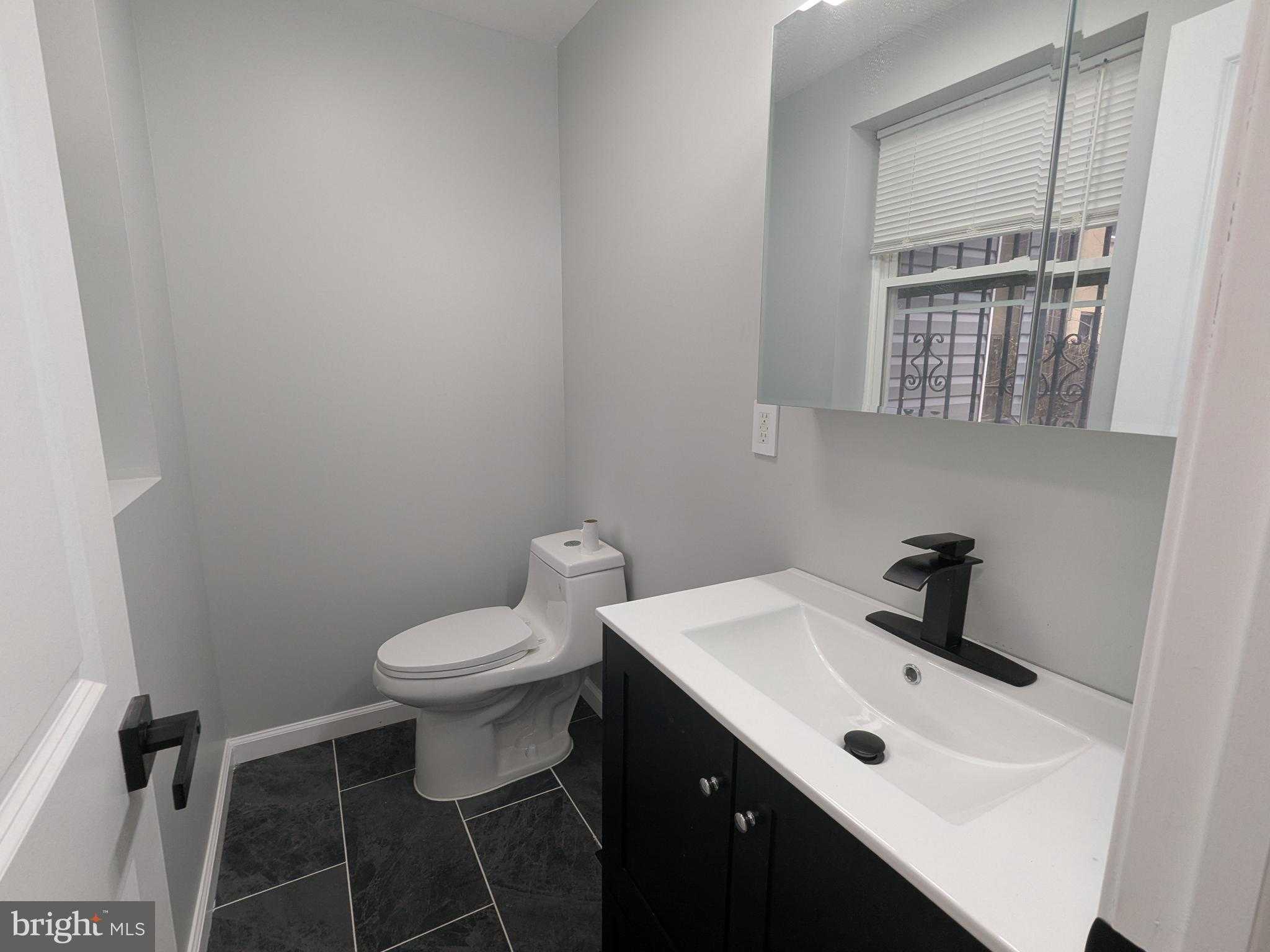 504 N Schroeder St photo 6