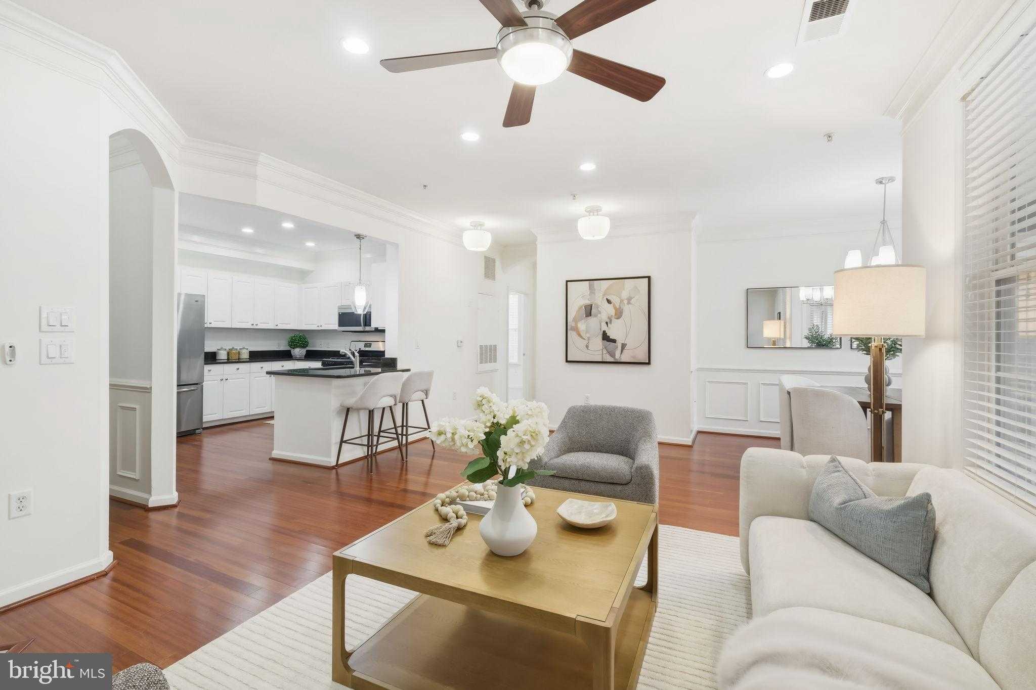 1 Arch Pl Unit 220 photo 4