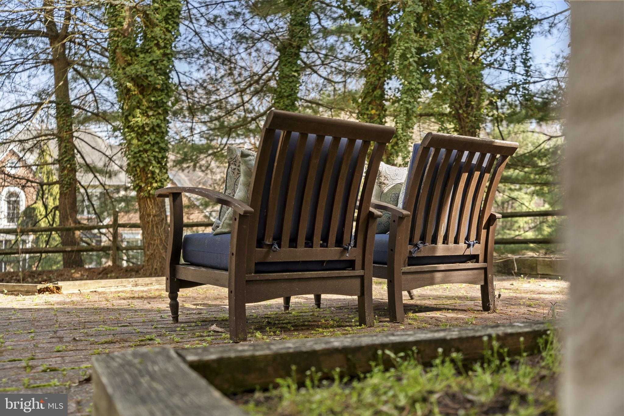 220 Richard Way photo 61