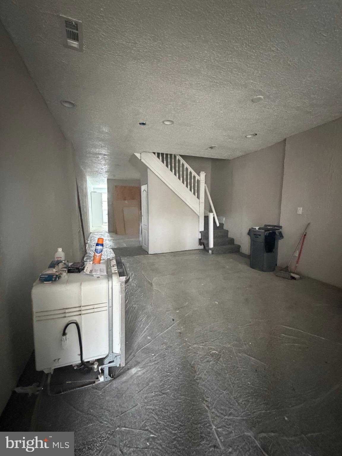 2220 Mount Holly St photo 3