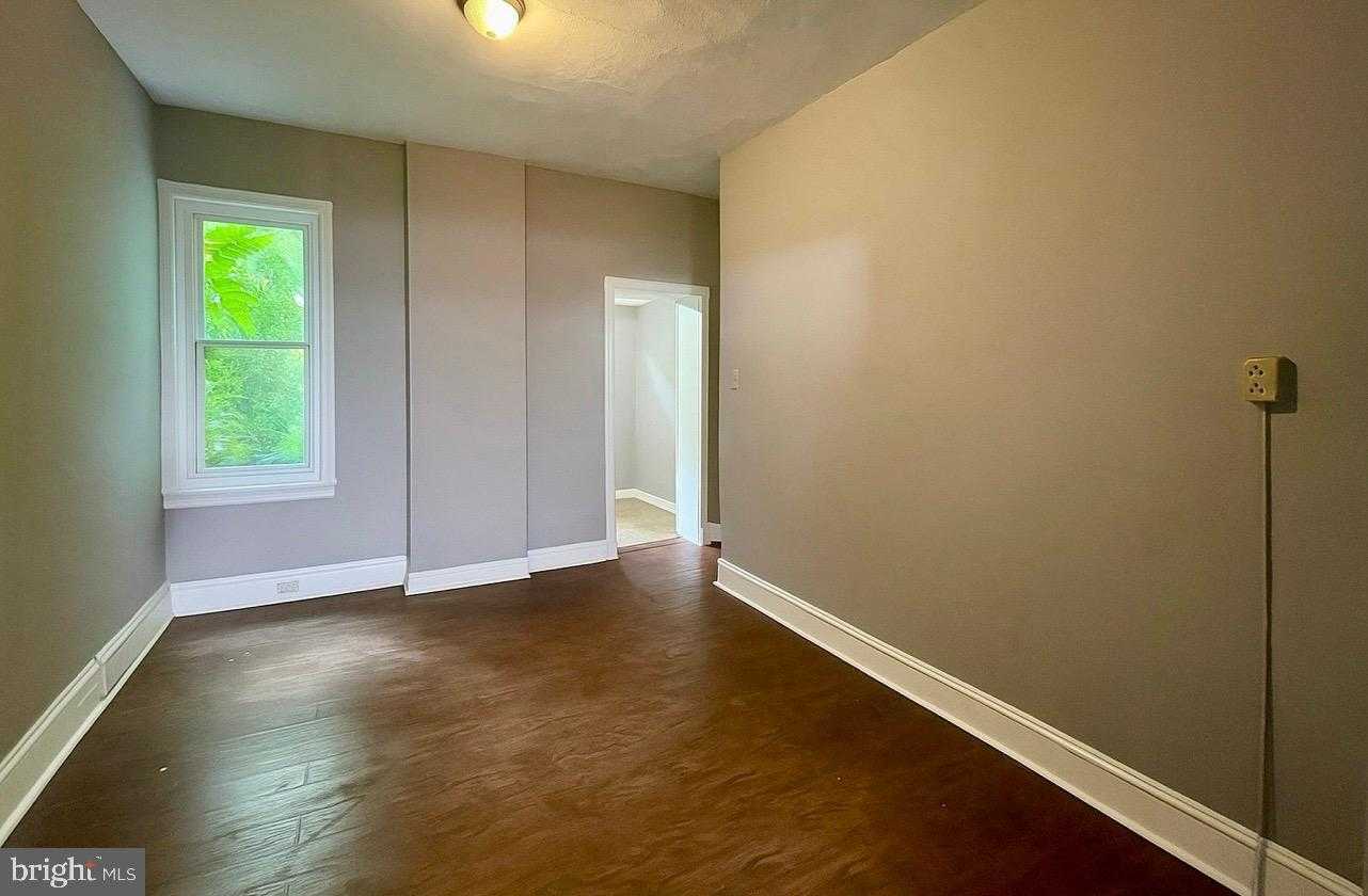 5650 Appletree St photo 10