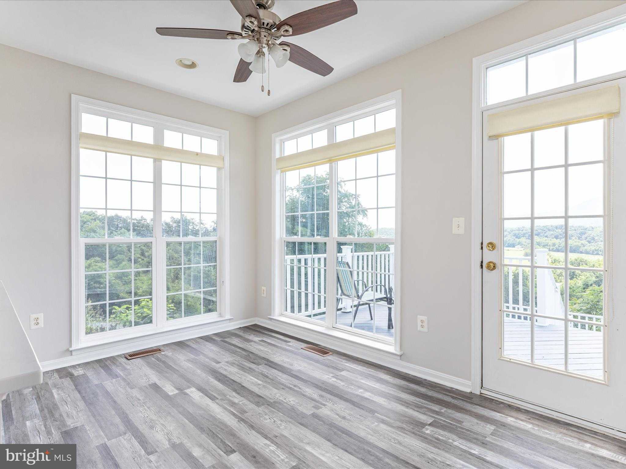 118 Jenny CT photo 14