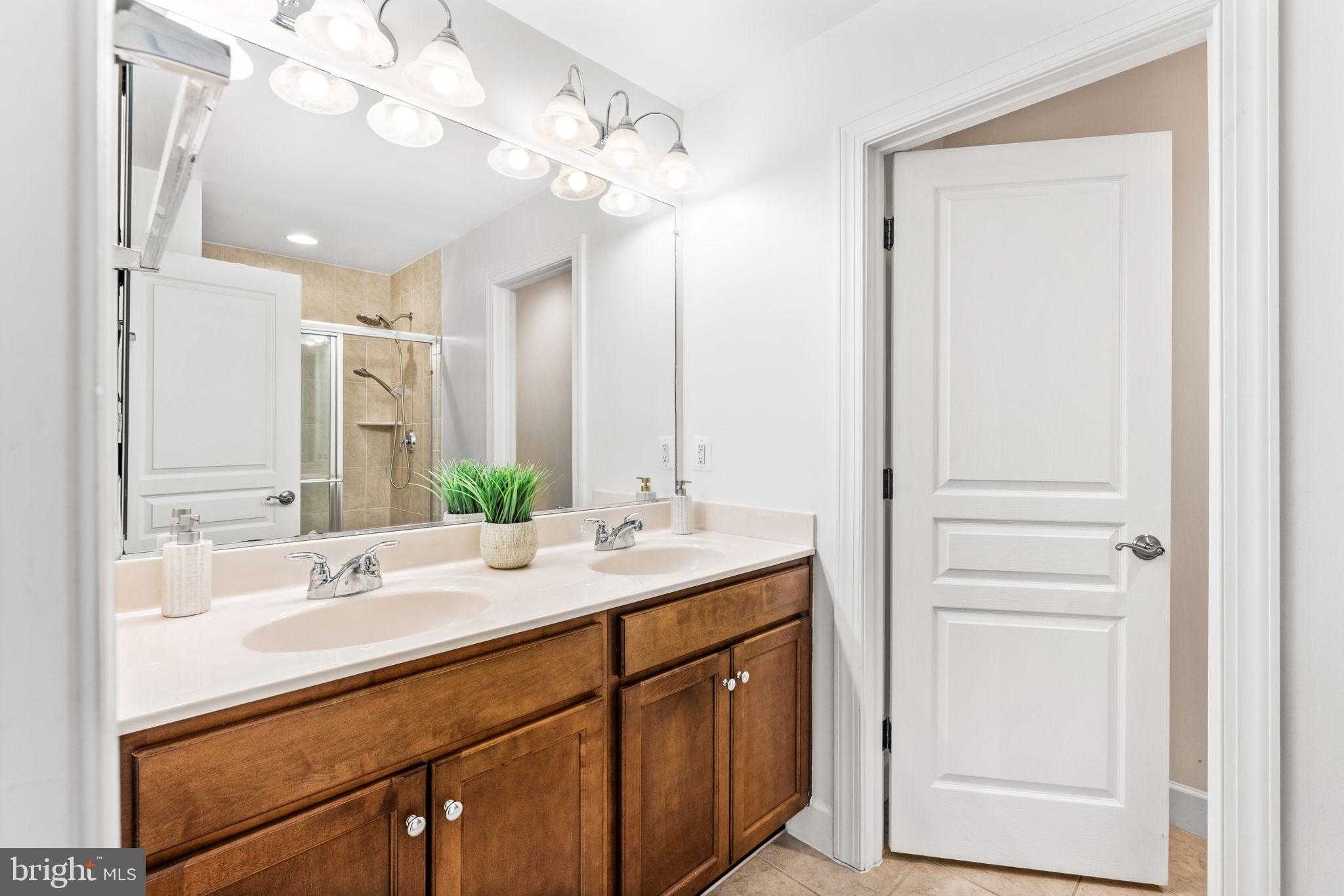 6262 Summit Point CT photo 41