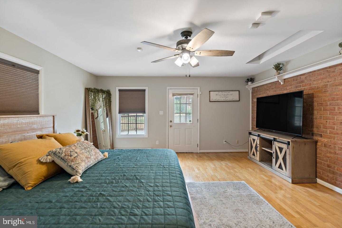 203 N Rosemont Ave photo 36