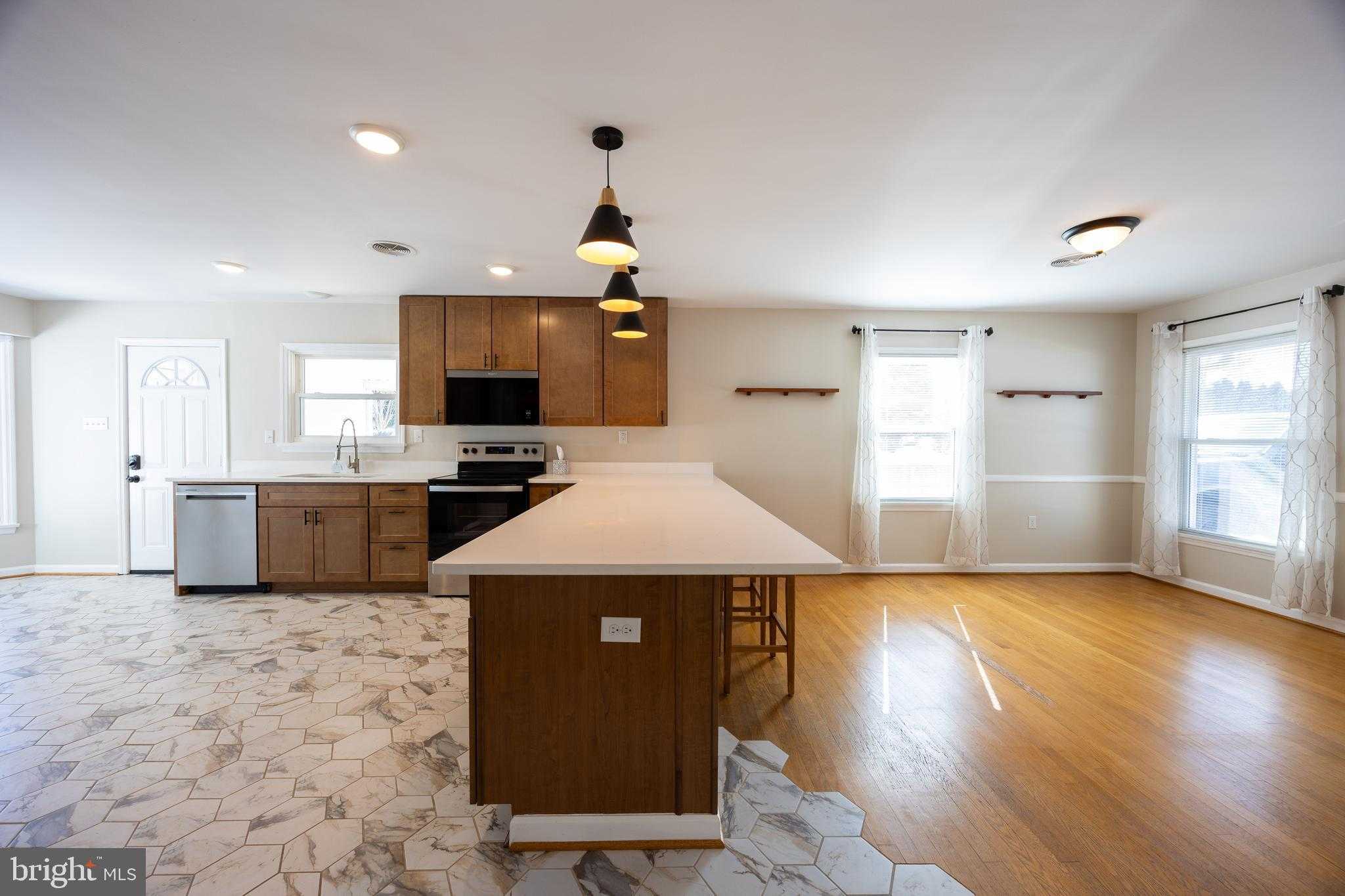 203 N Rosemont Ave photo 8