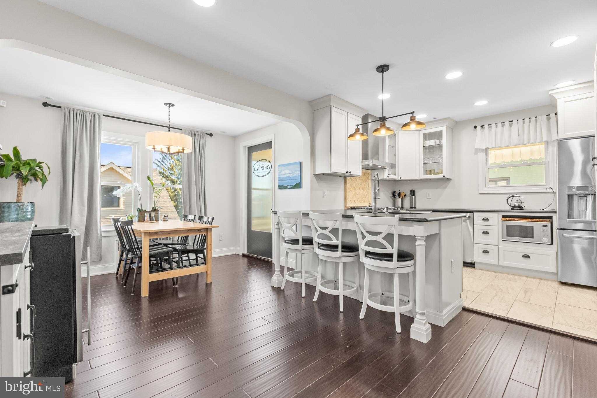 233 N 3rd St photo 4