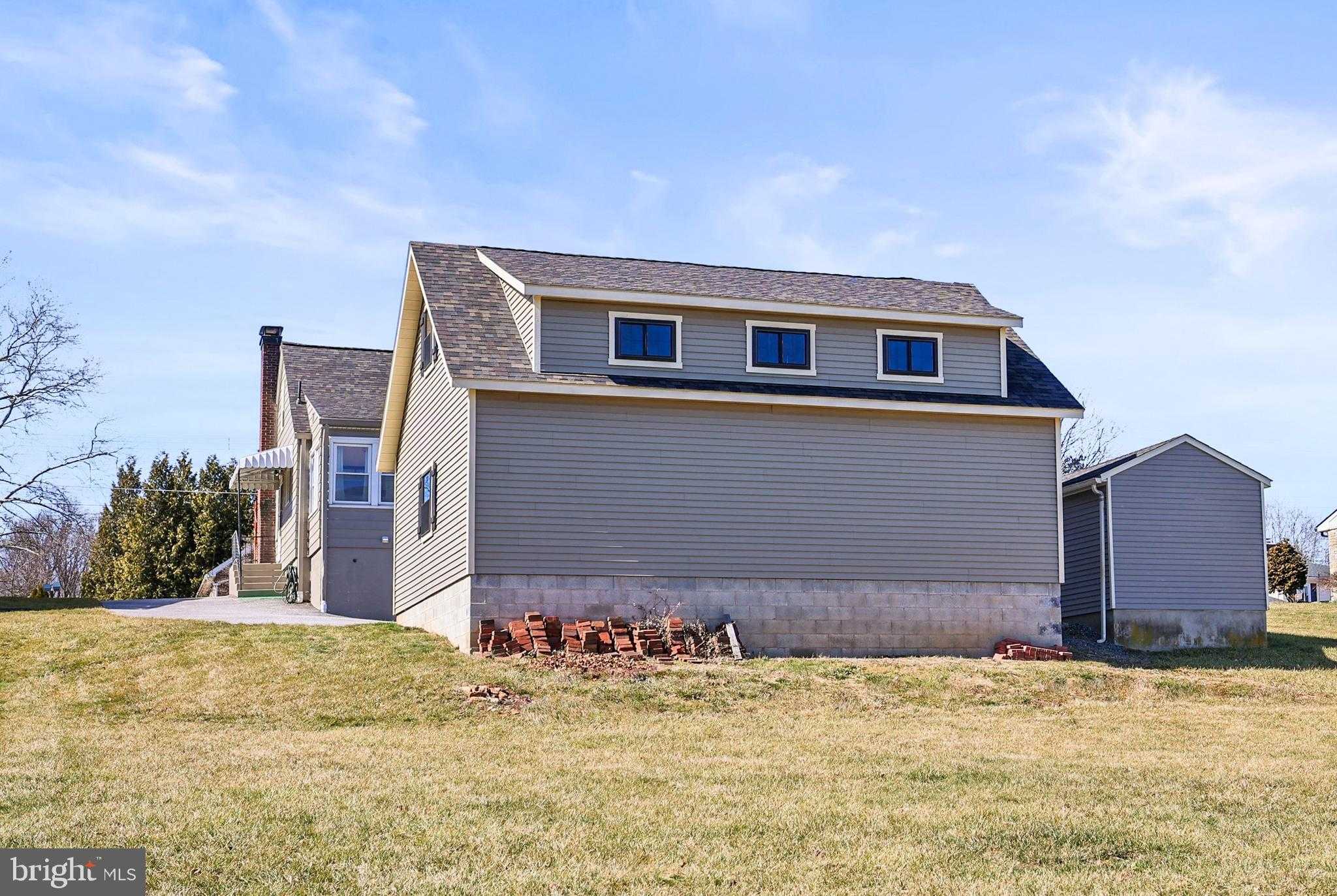 233 N 3rd St photo 49