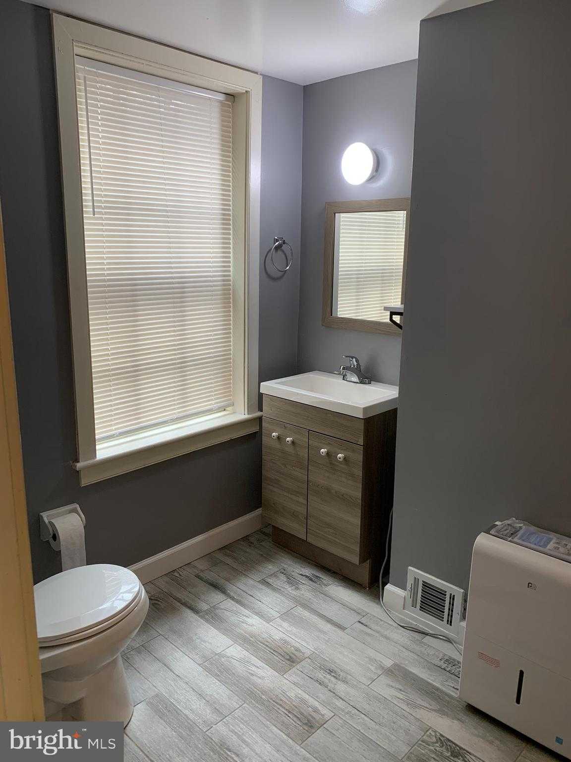 659 Portland St photo 13