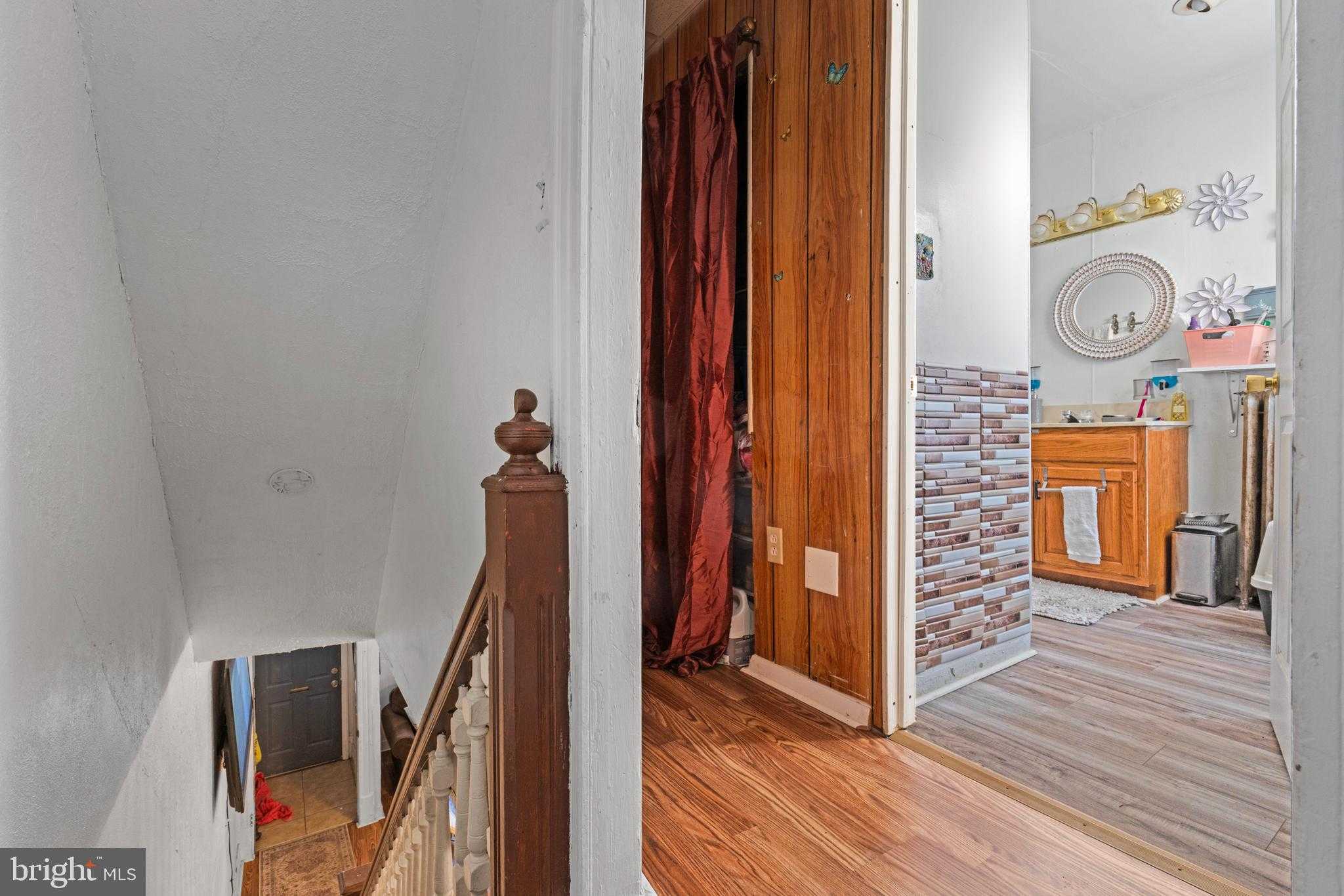 704 N 13th St photo 15