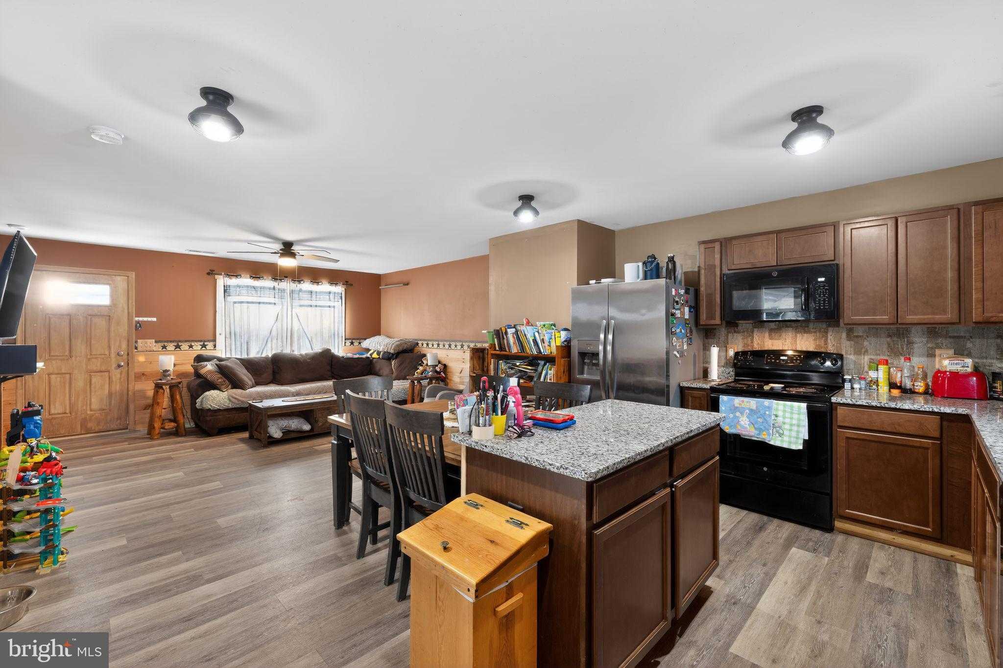 1112 Scruggs Ln photo 5