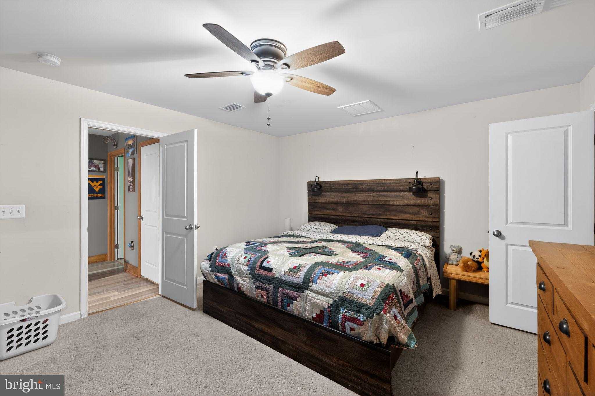 1112 Scruggs Ln photo 9