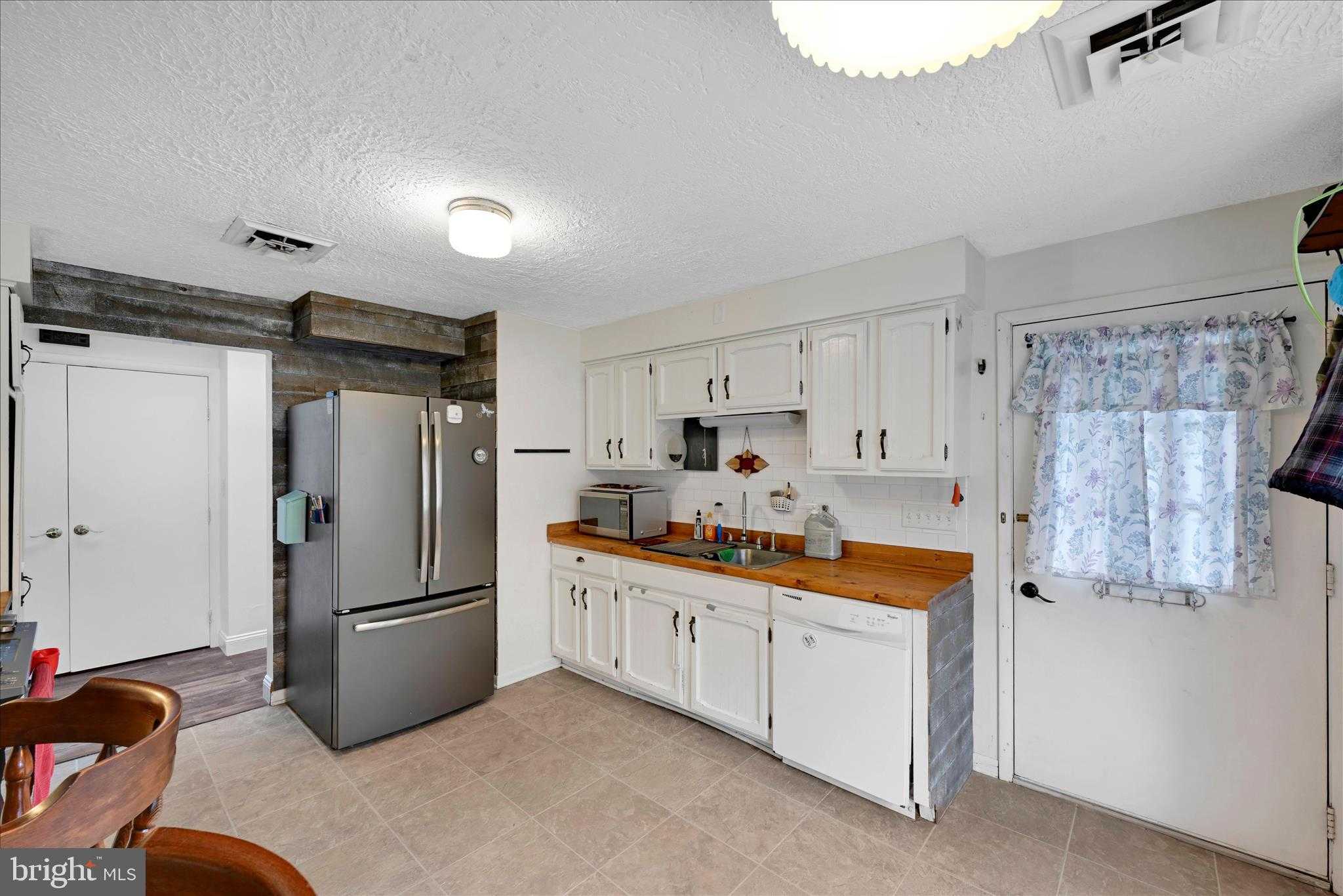 350 Green Valley Rd photo 20