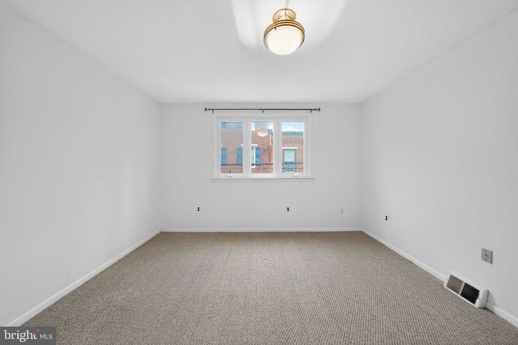 1422 Montrose St photo 17