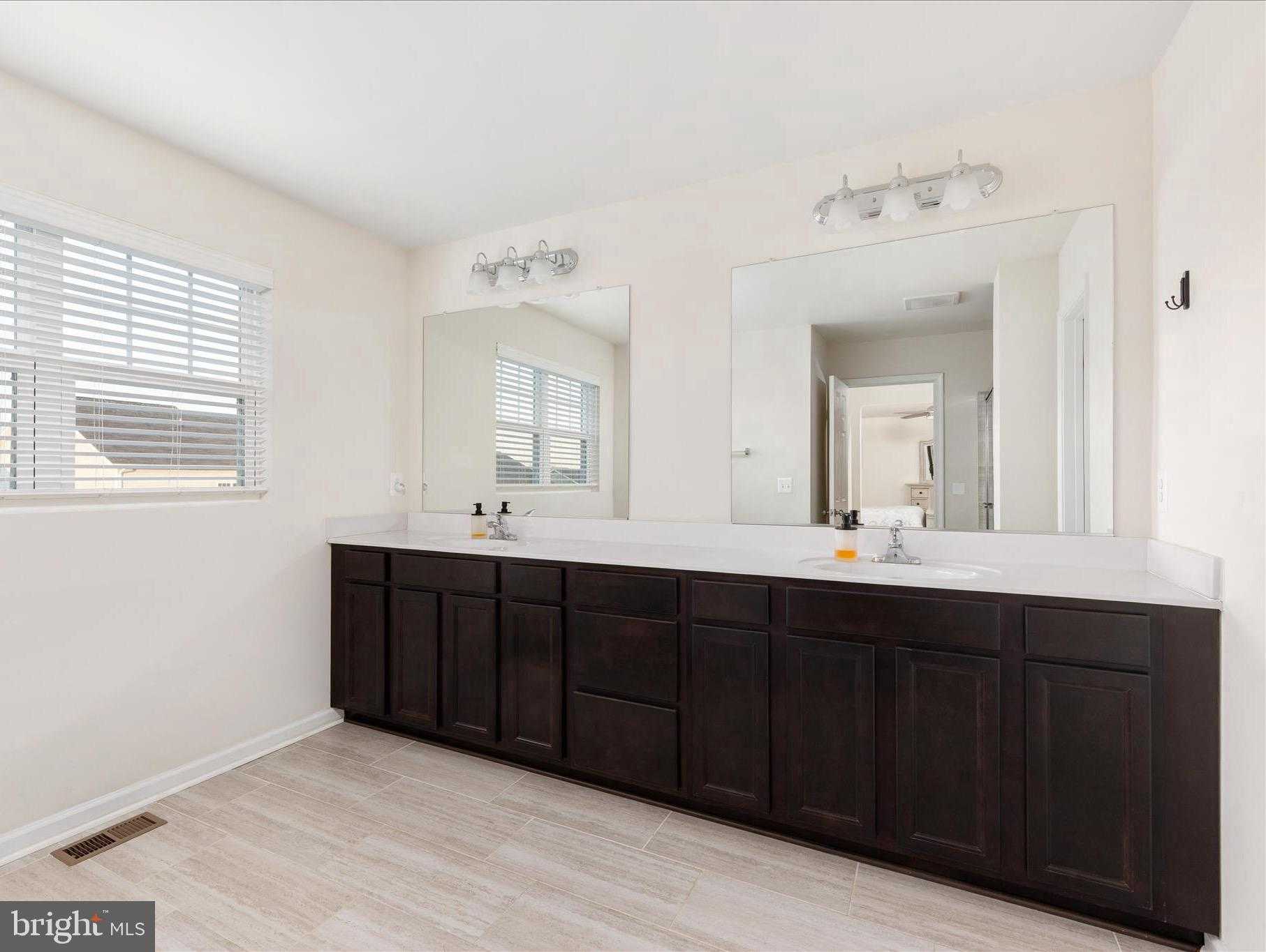 111 Interlace Way photo 24