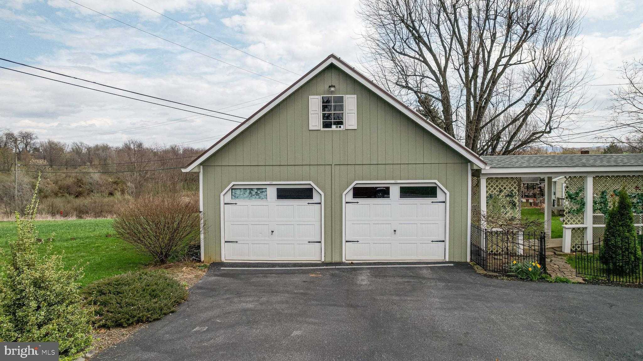 824 Fox Meadow Rd photo 35