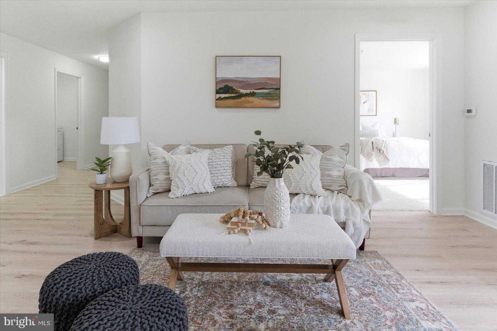 8811 Stone Ridge Cir photo 2