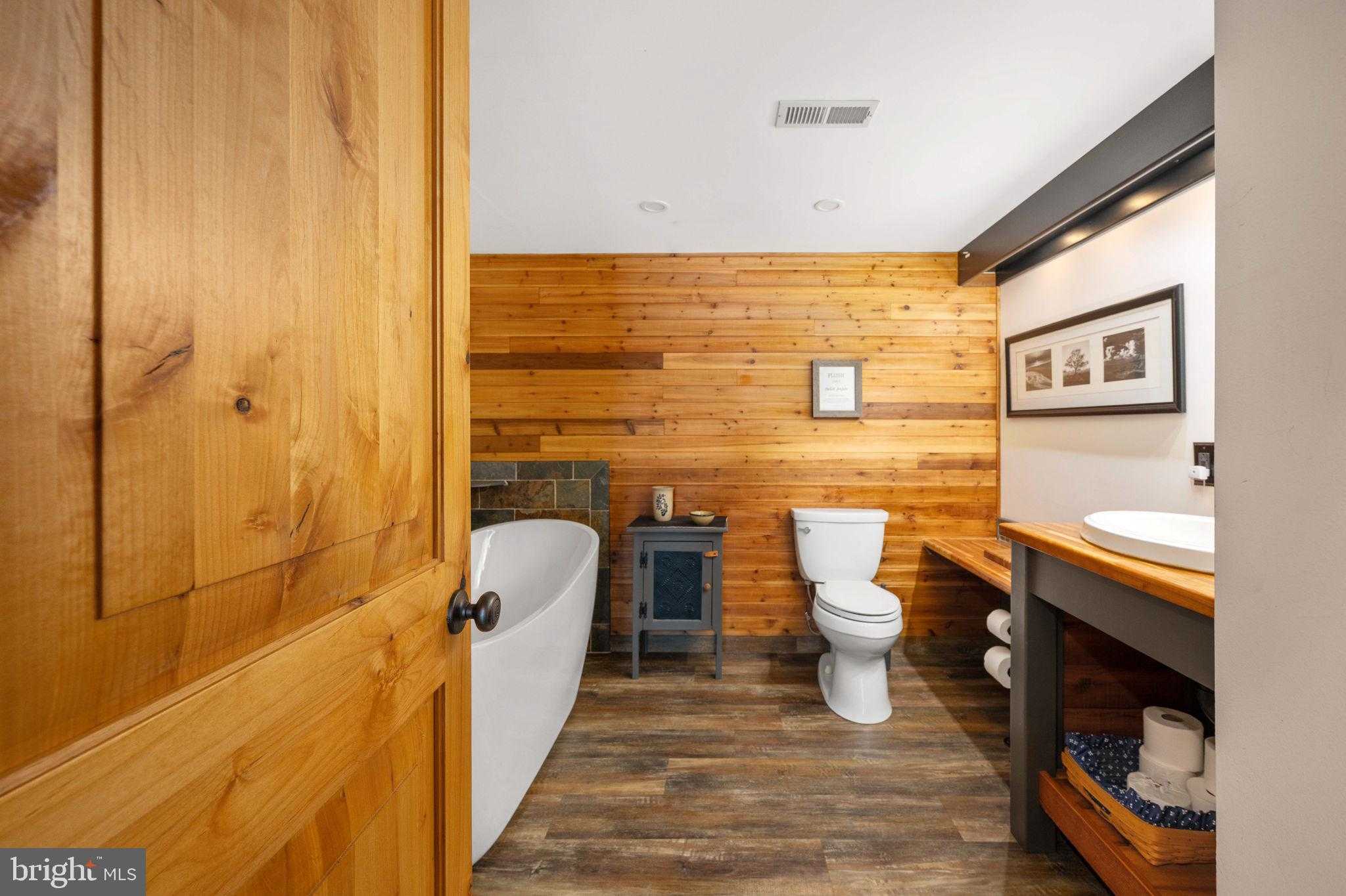 5409 Wyndemere Cir photo 60