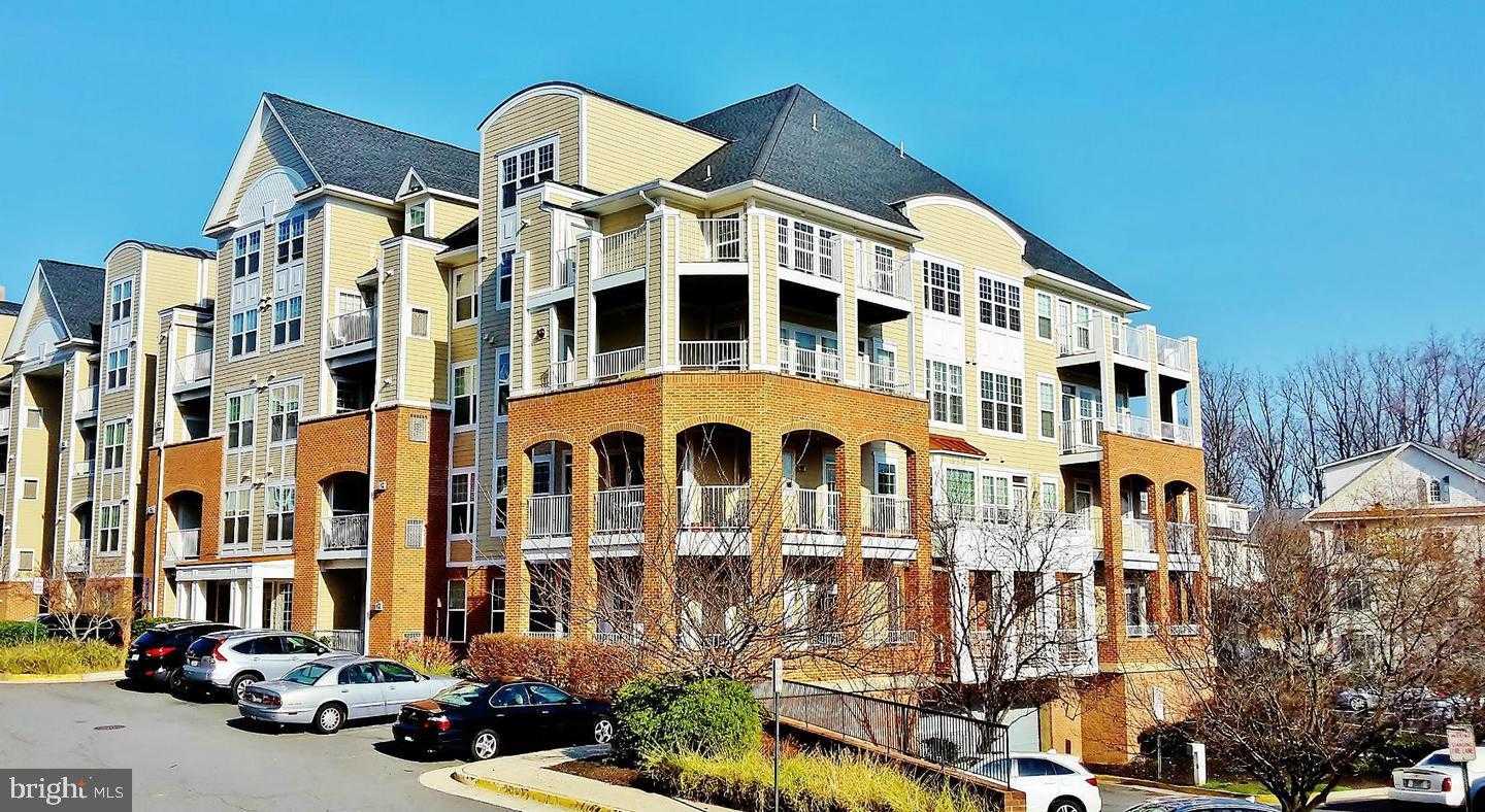 2711 Bellforest CT Apt 404, Vienna