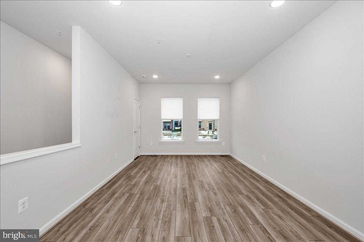 3357 Cormorant Dr photo 4