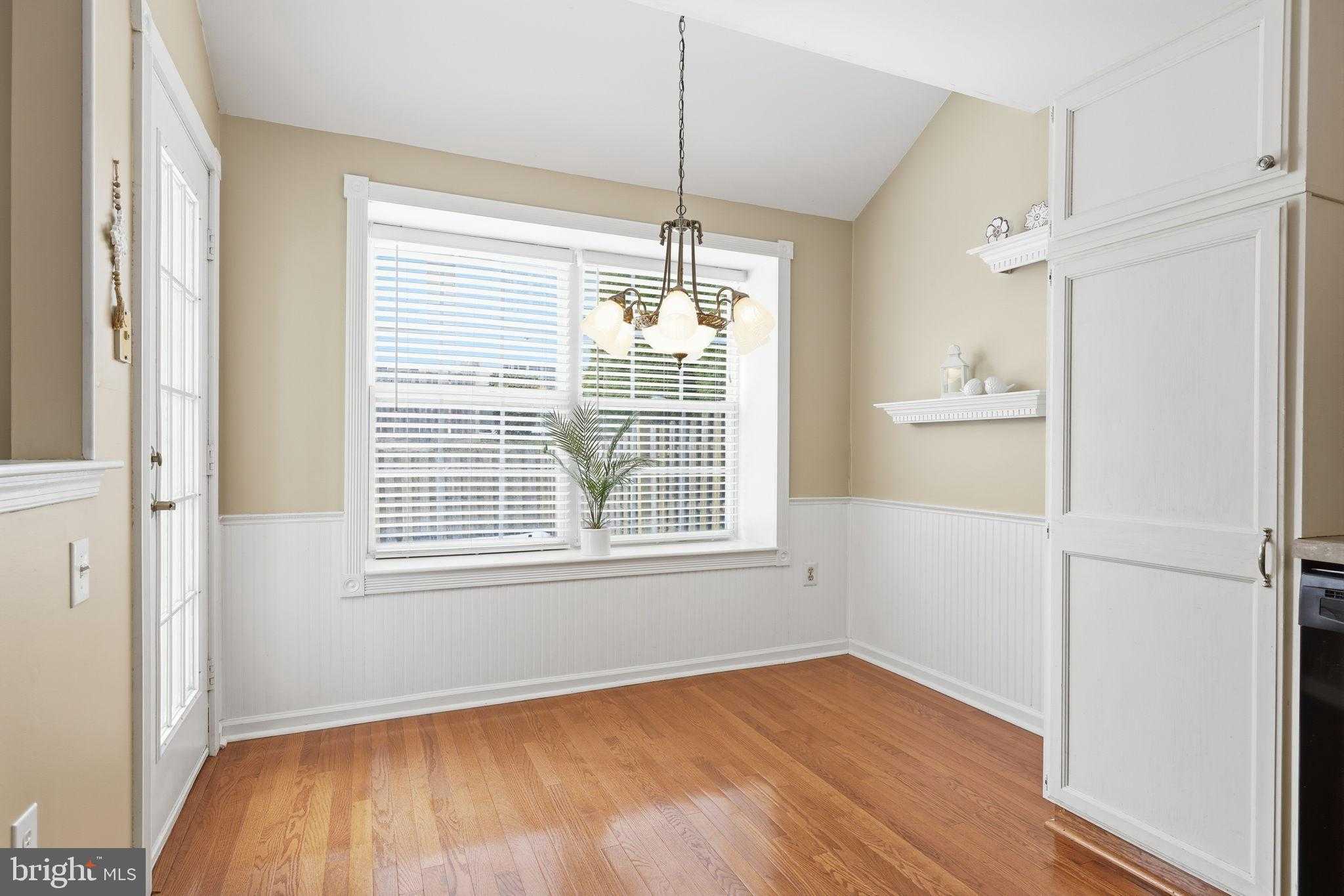 25 Honey Locust Ln photo 4