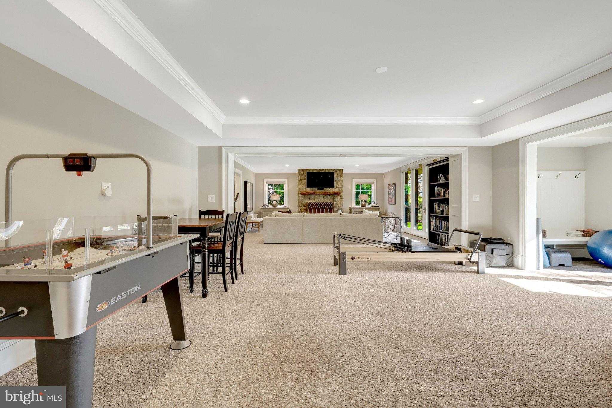 732 Lawton St photo 60