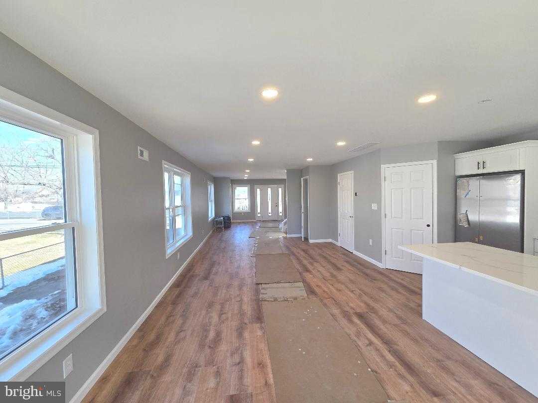 730 Excelsior Ave photo 8