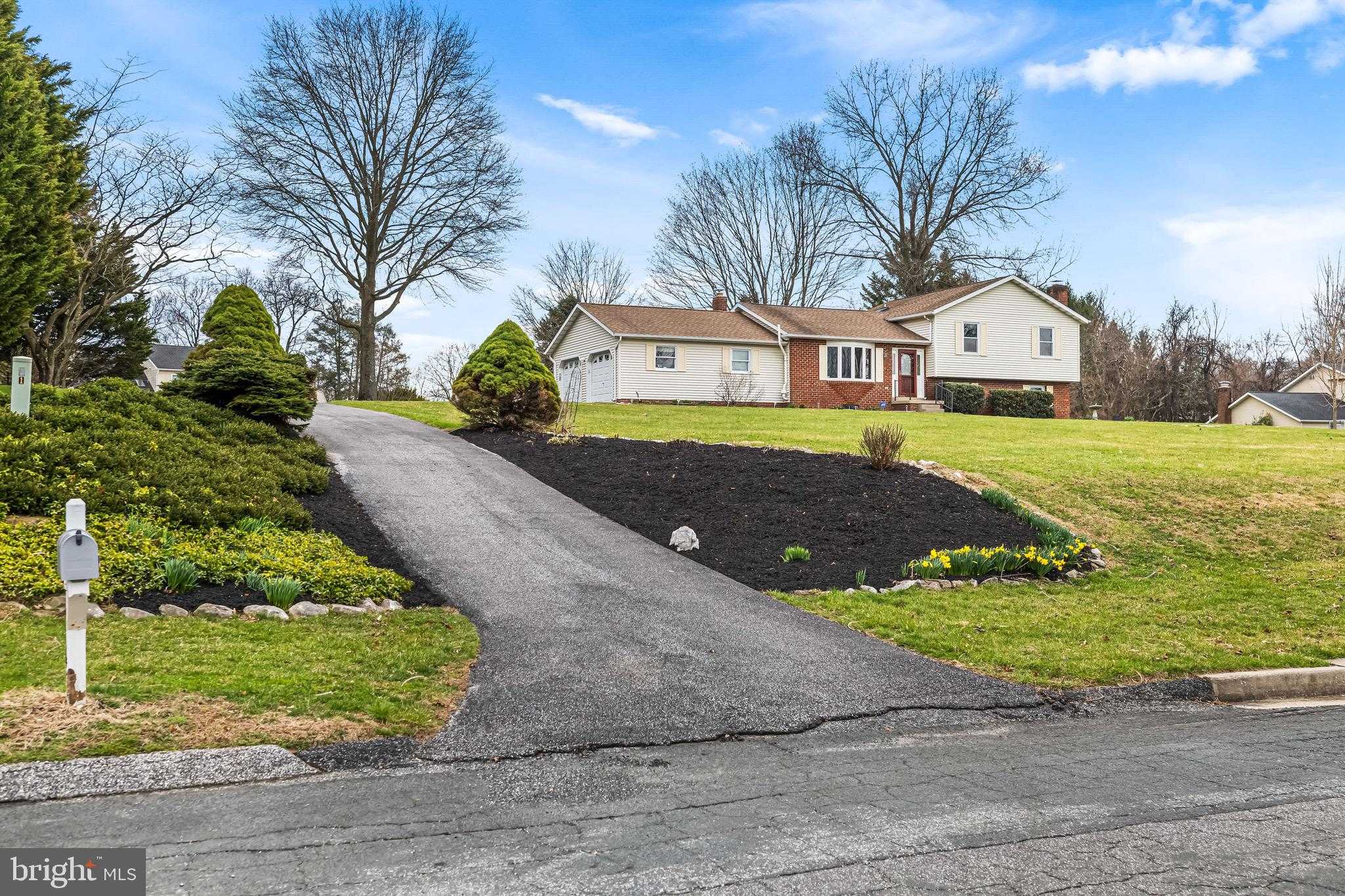 3 Apple Valley CT photo 2