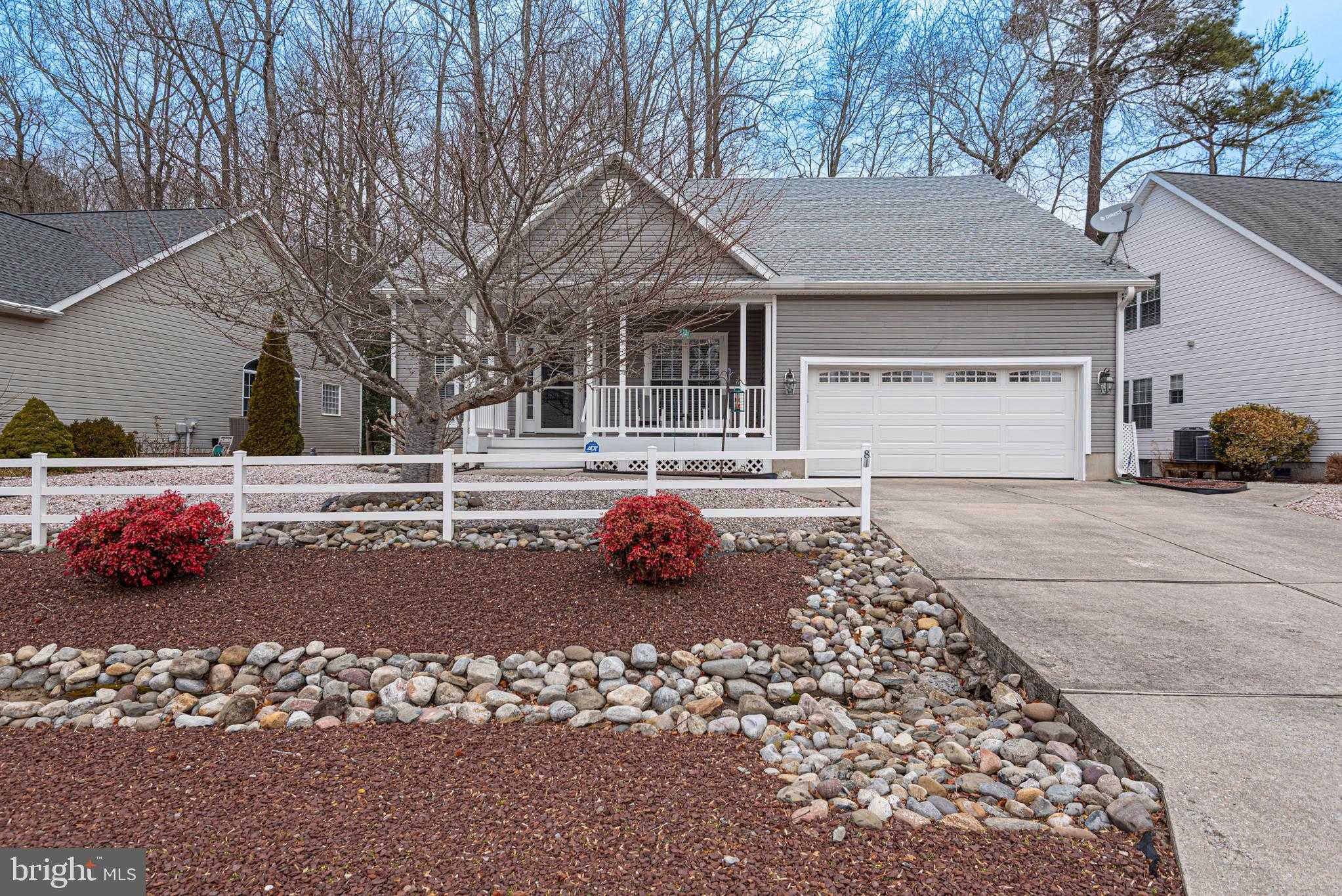 81 Hingham Ln photo 2