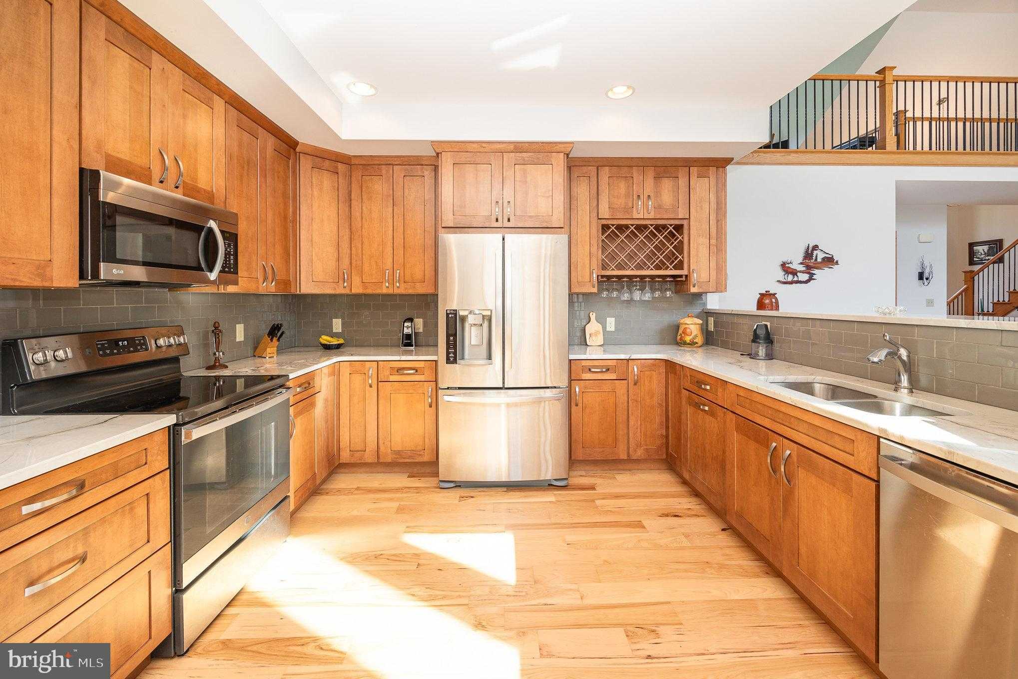 115 Monument Dr photo 9