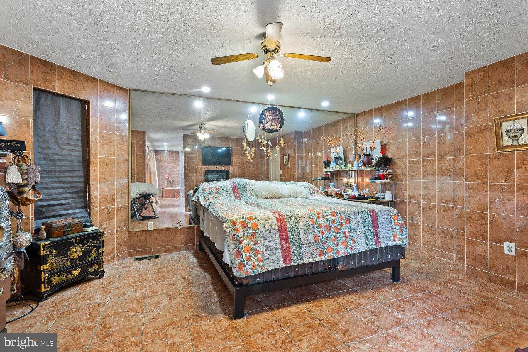 2448 Shellcove CT photo 32