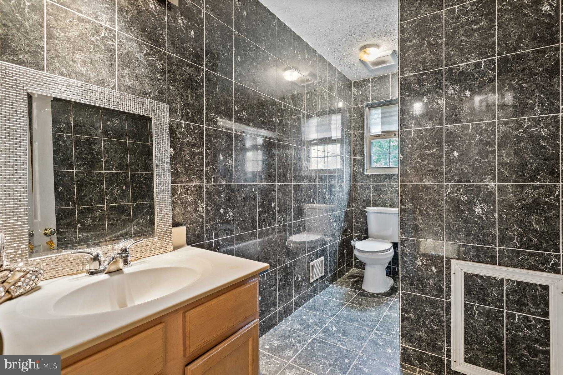 2448 Shellcove CT photo 8