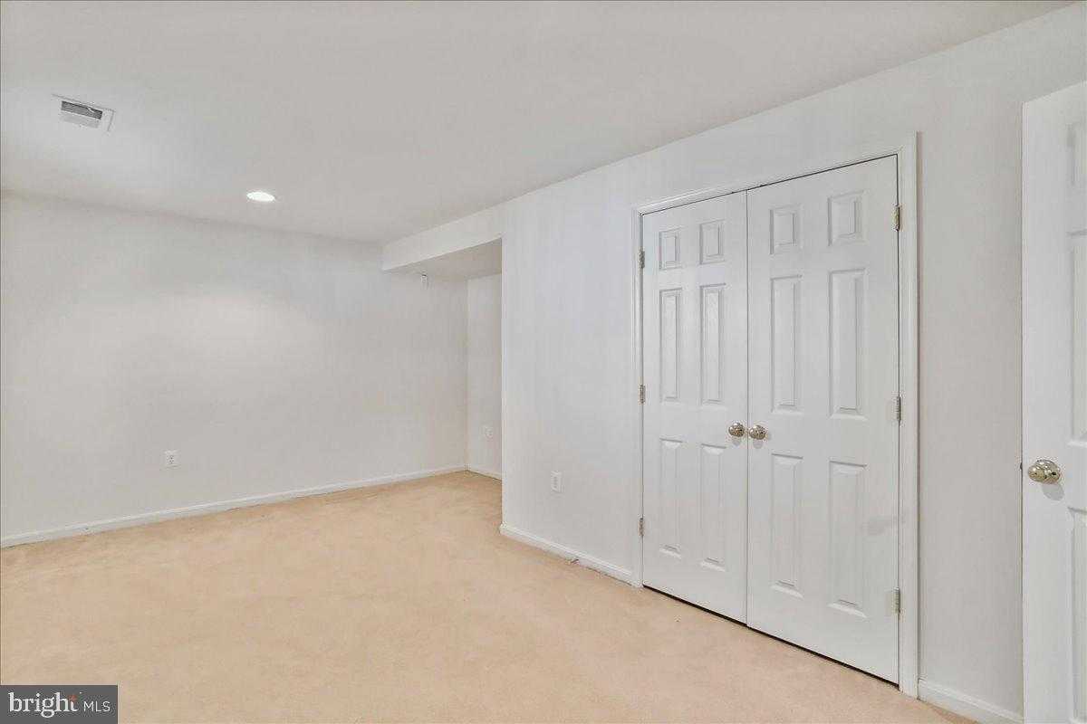 301 Fontana Cir photo 39